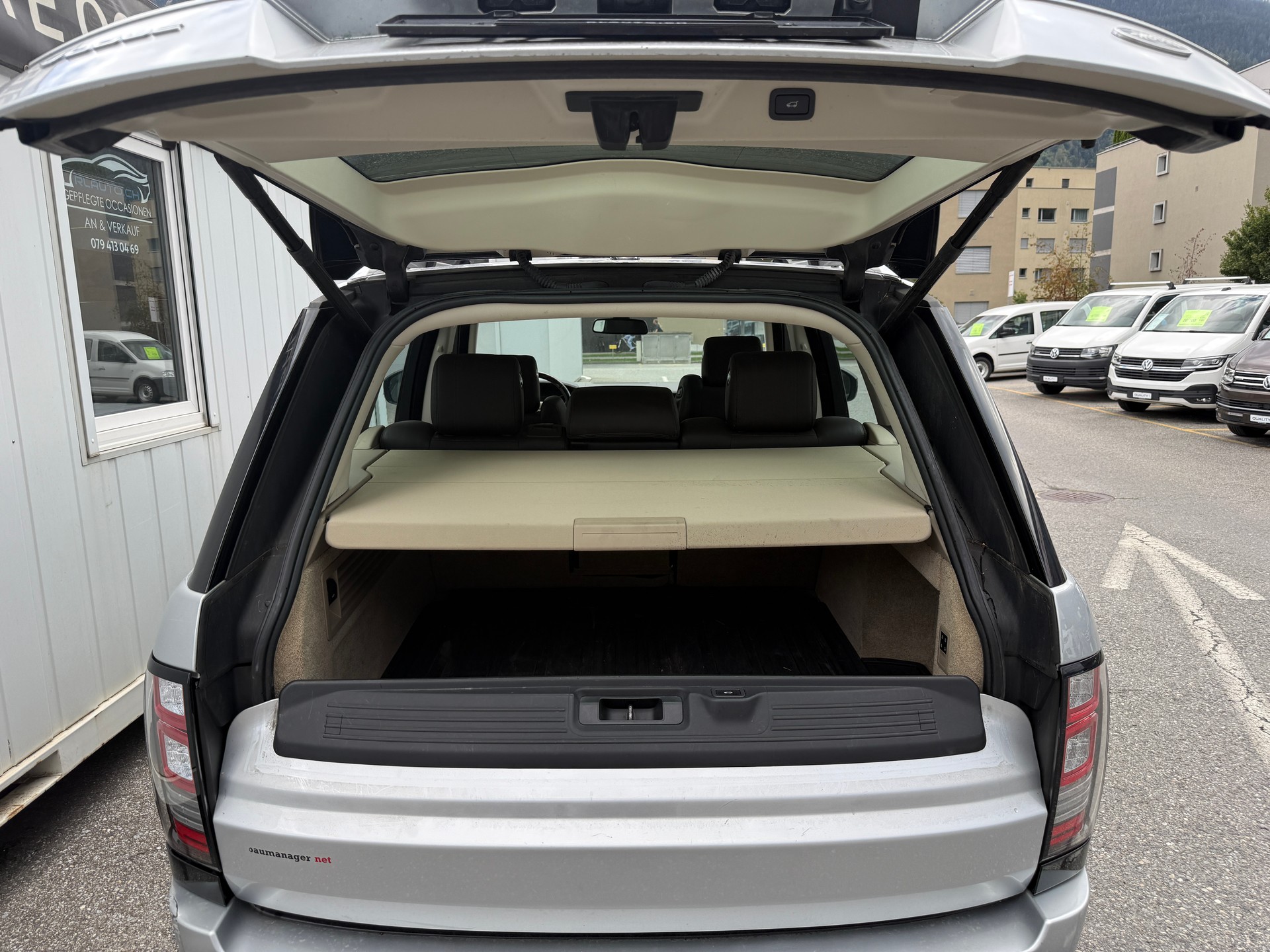 LAND ROVER Range Rover 3.0 TDV6 Vogue Automatic * FÜR EXPORT* AB PLATZ * 136'000 KM*-image-4