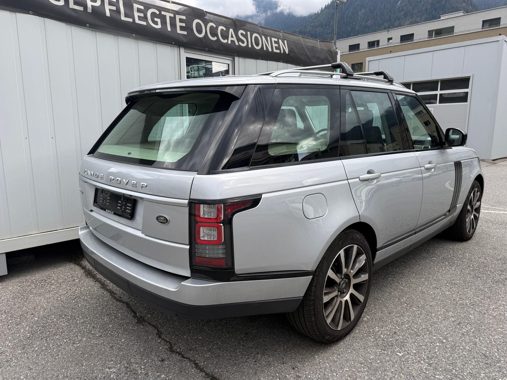 LAND ROVER Range Rover 3.0 TDV6 Vogue Automatic * FÜR EXPORT* AB PLATZ * 136'000 KM*-image-2