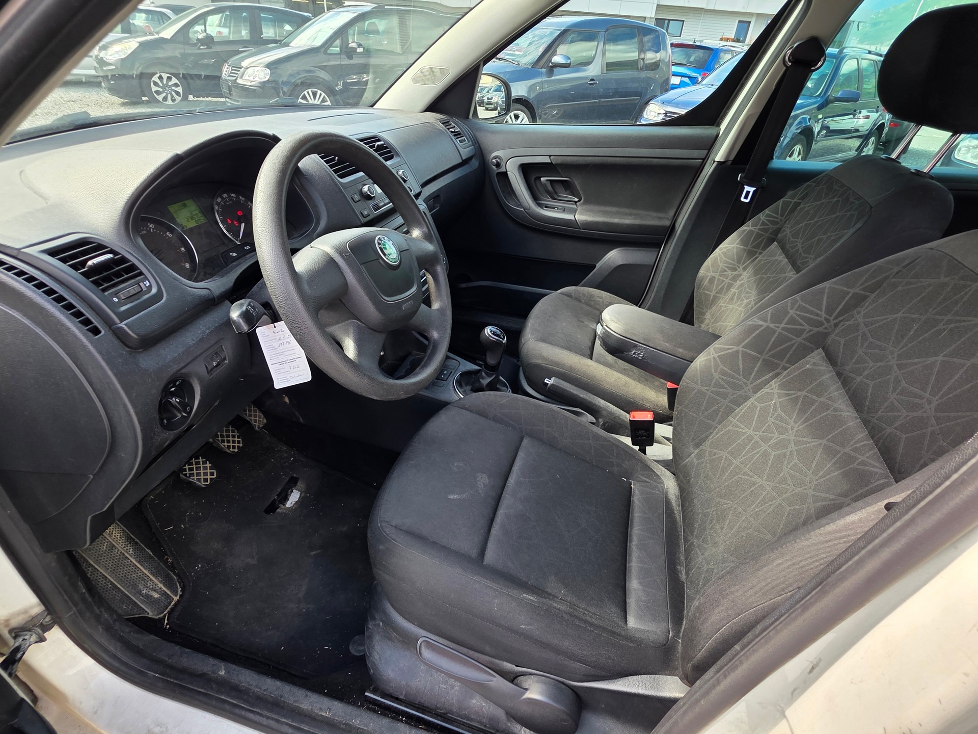 SKODA Roomster 1.2 TSI Ambition-image-9