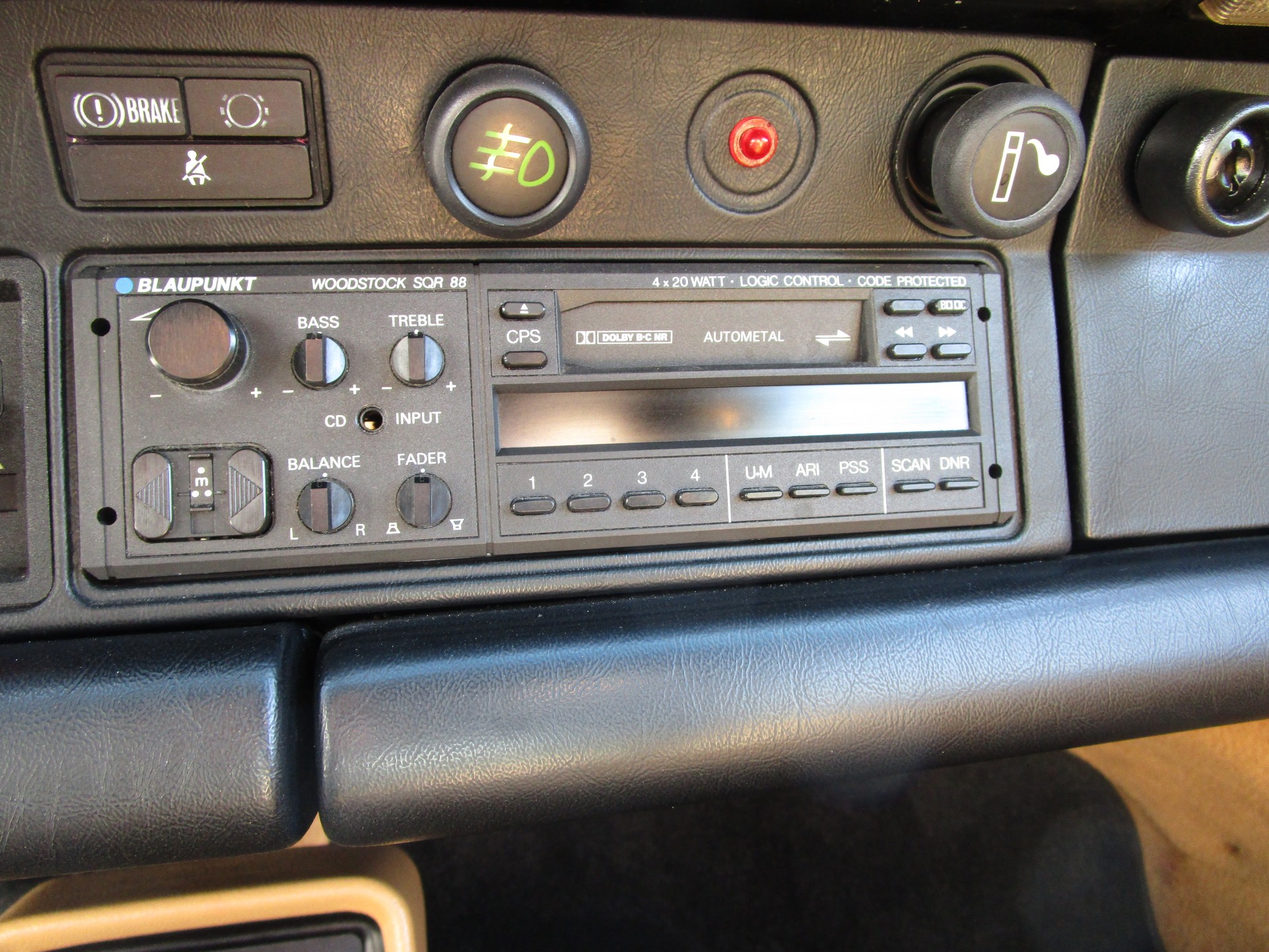 PORSCHE 3.2 Carrera-image-16