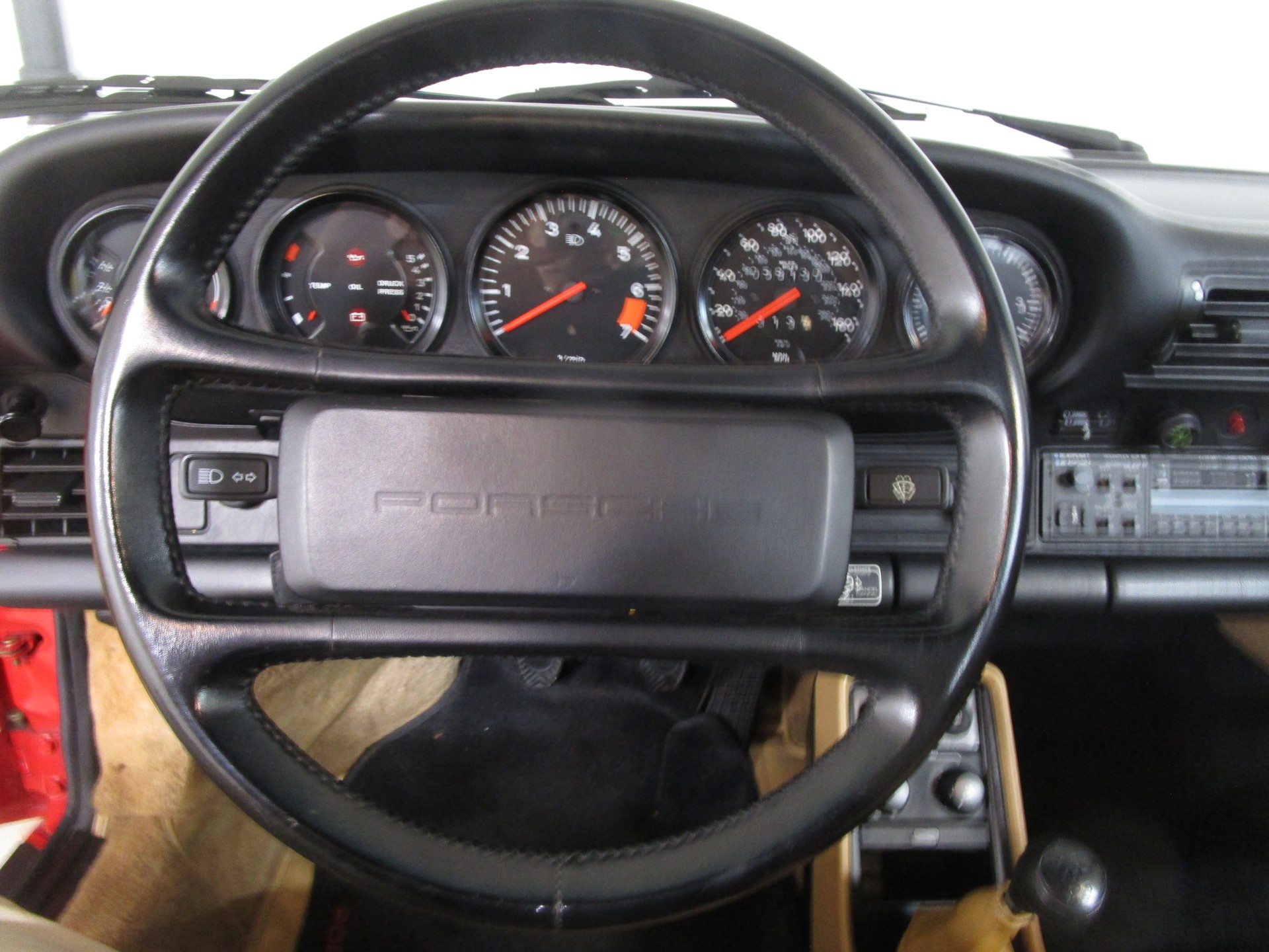PORSCHE 3.2 Carrera-image-12
