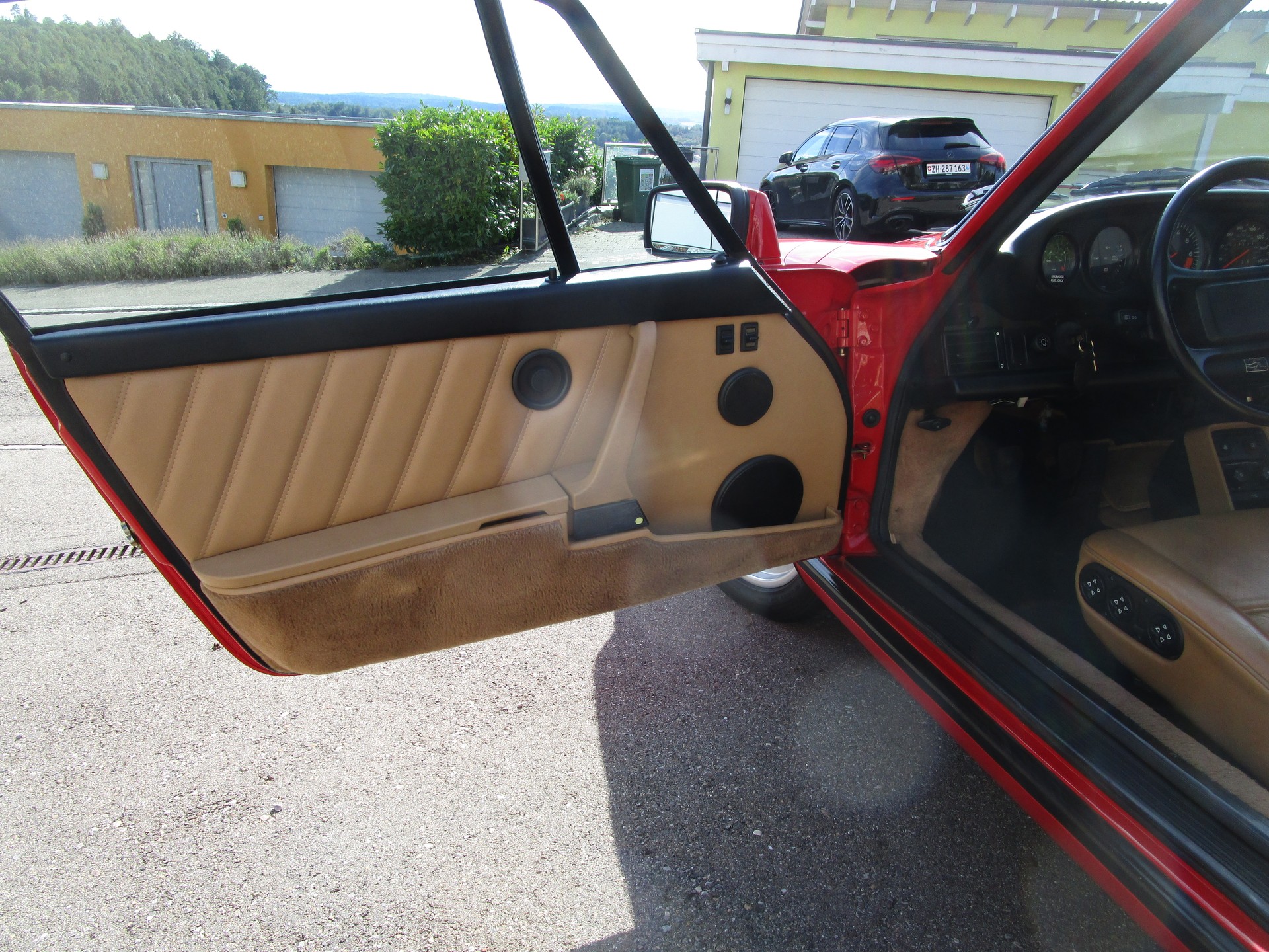 PORSCHE 3.2 Carrera-image-14