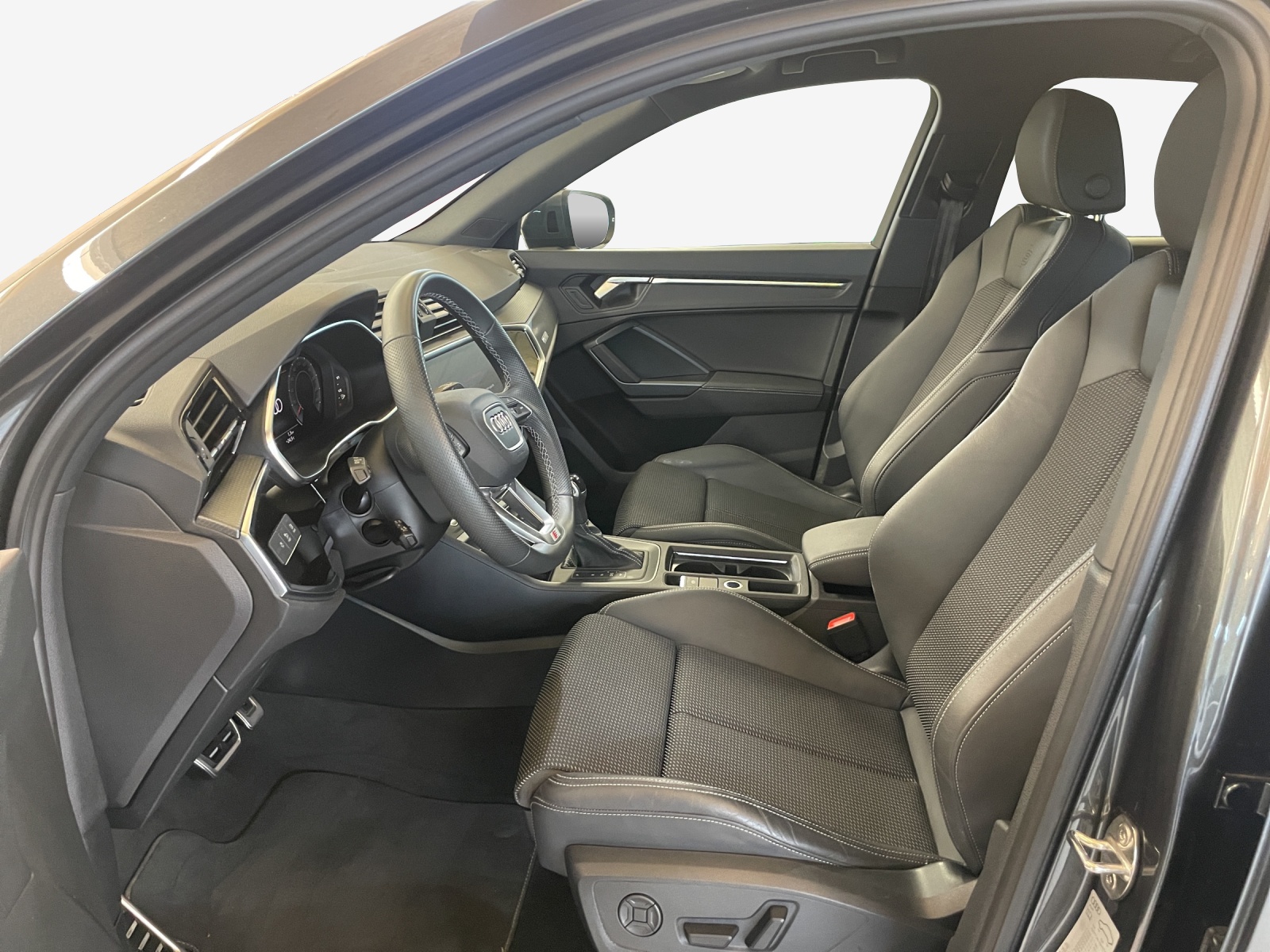 AUDI Q3 35 TFSI S line Attraction S-tronic-image-7
