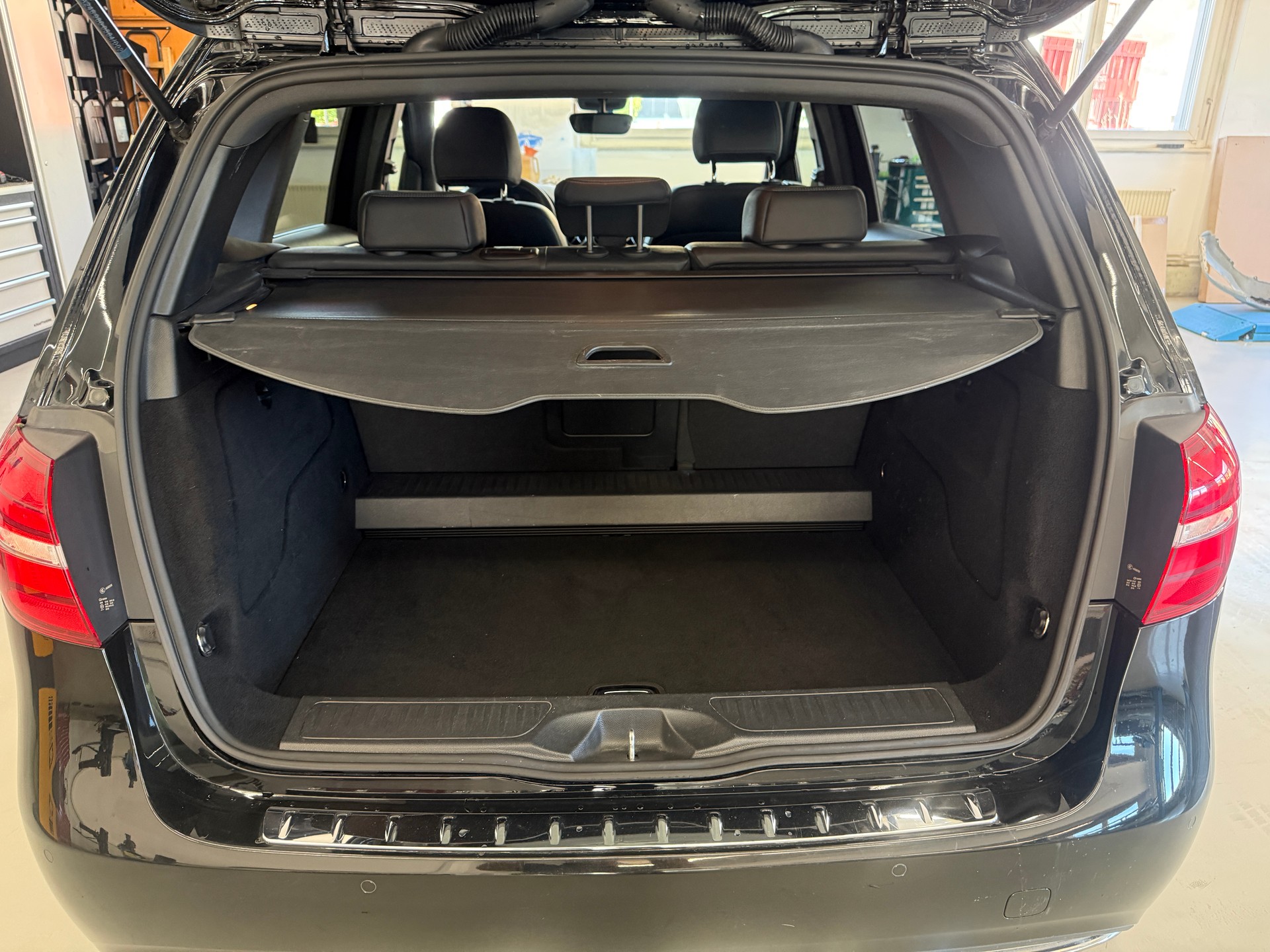 MERCEDES-BENZ B 180 7G-DCT-image-8