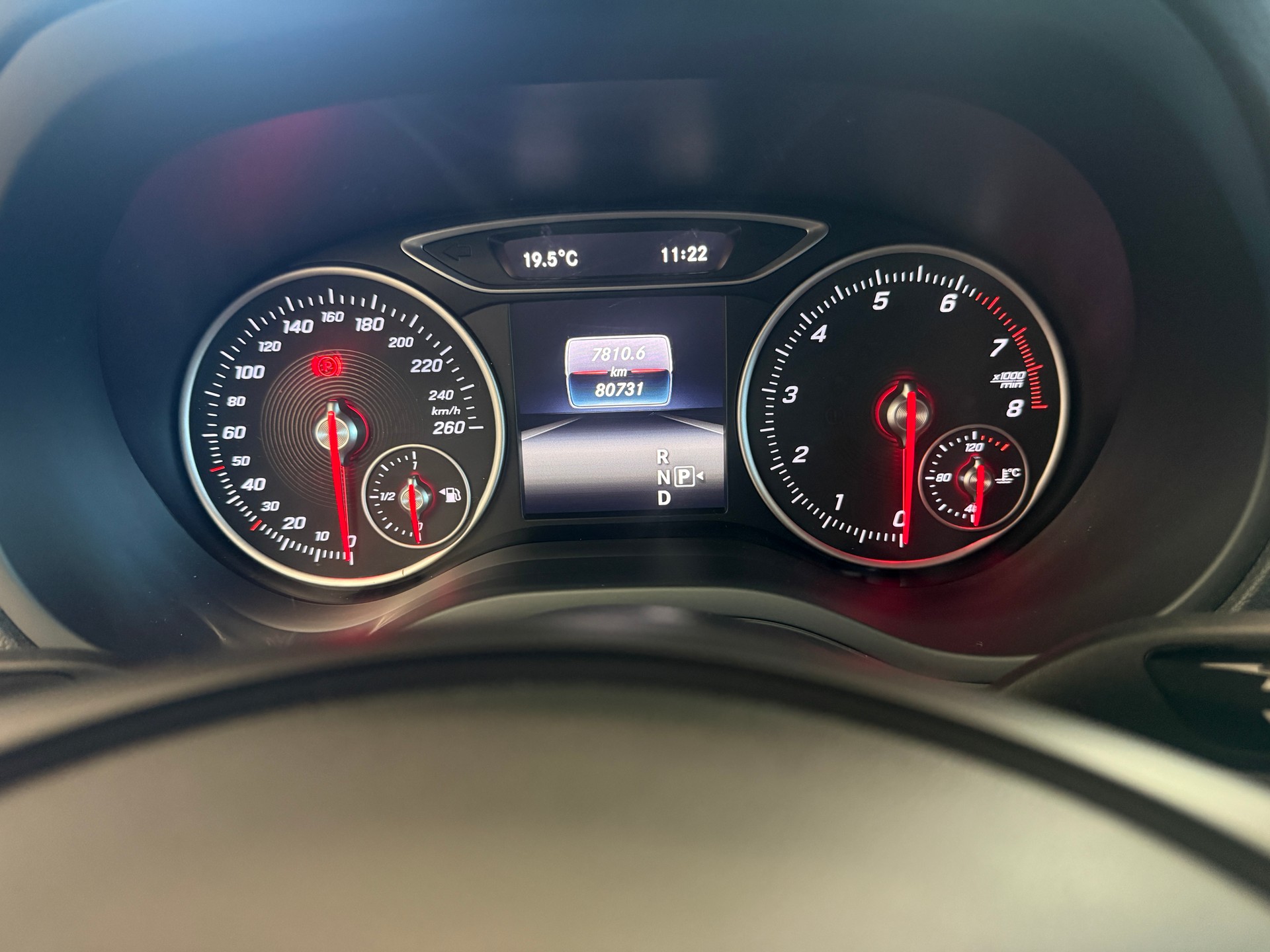 MERCEDES-BENZ B 180 7G-DCT-image-4