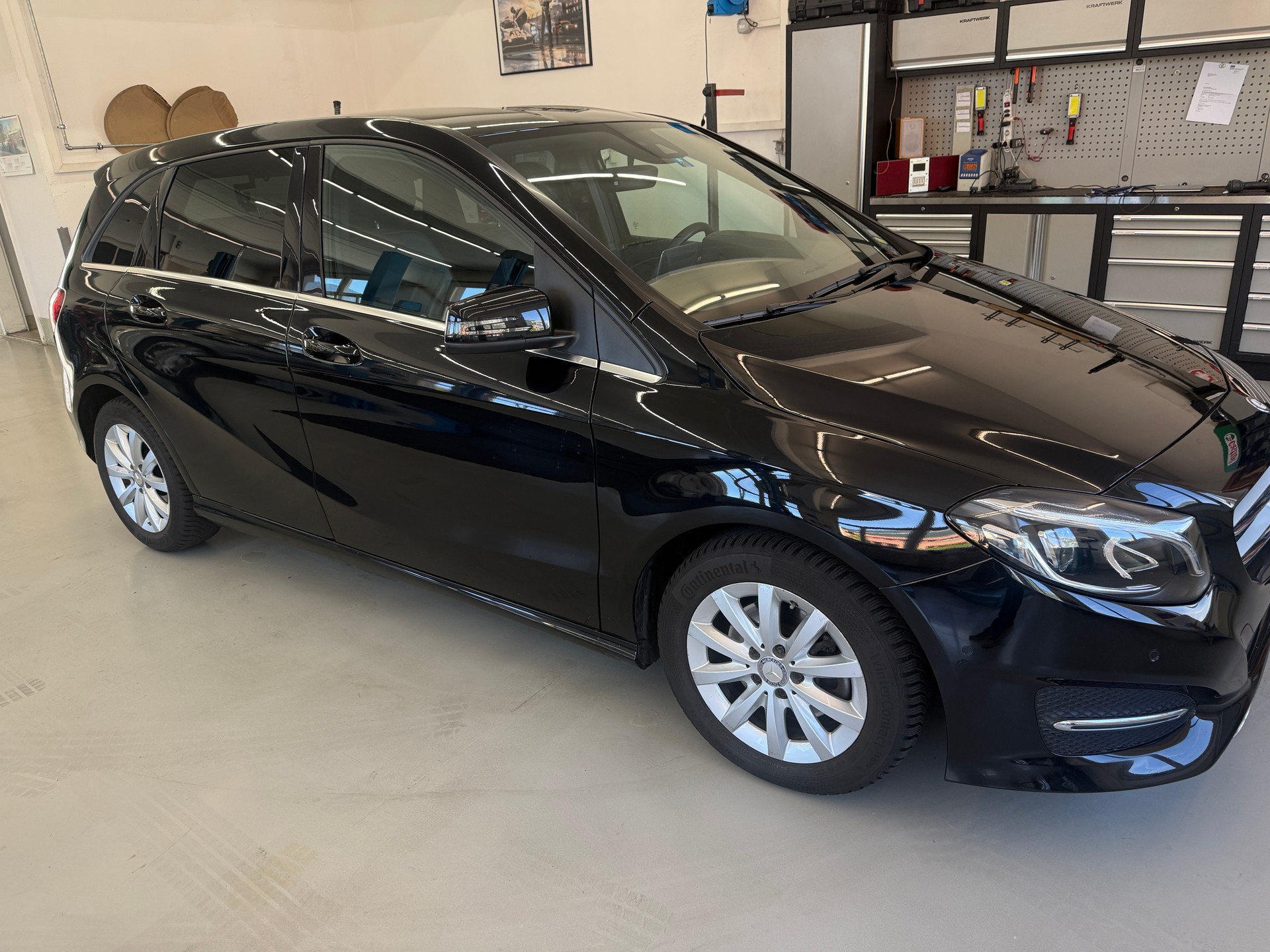 MERCEDES-BENZ B 180 7G-DCT-image-2