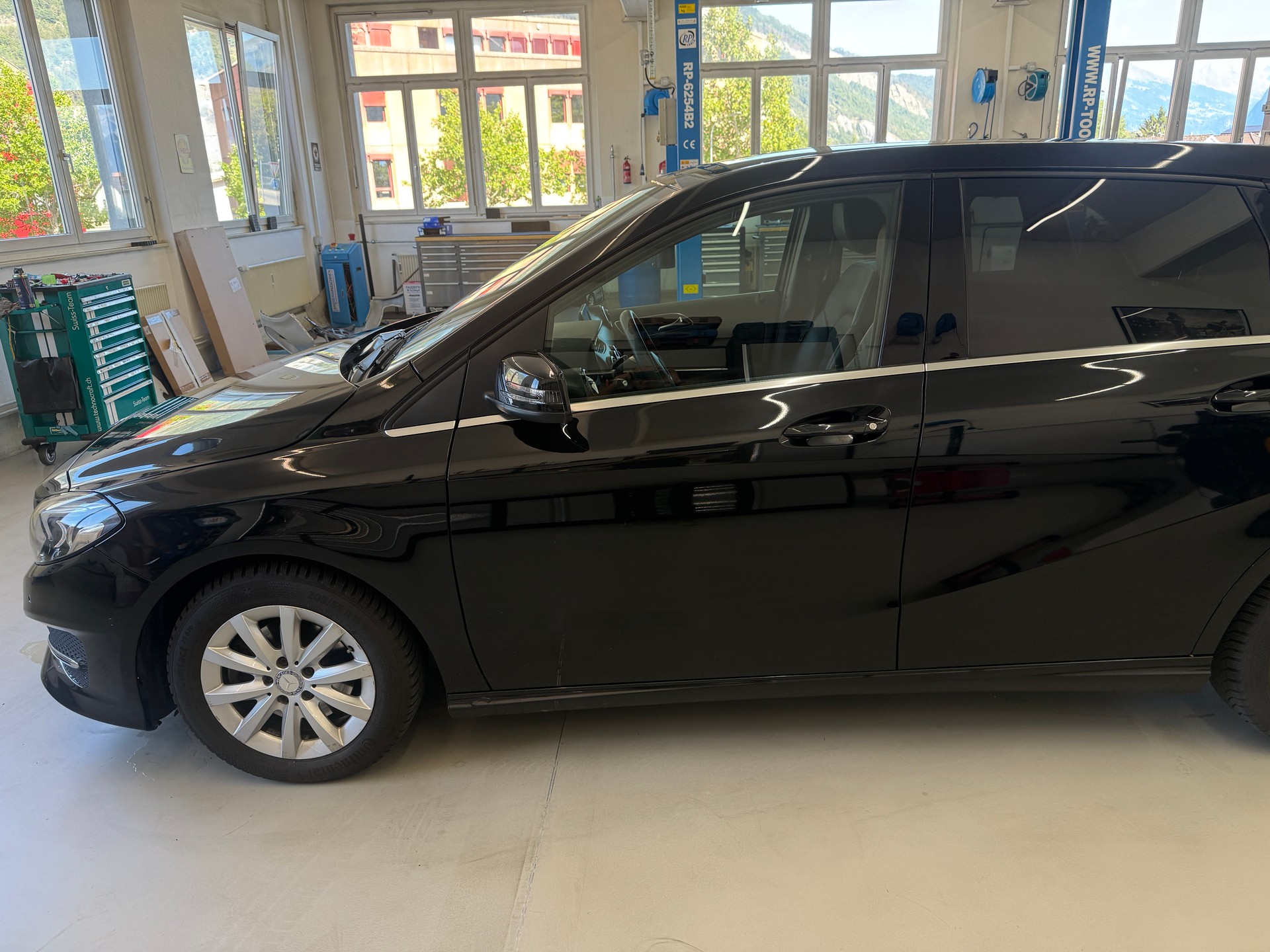 MERCEDES-BENZ B 180 7G-DCT-image-11