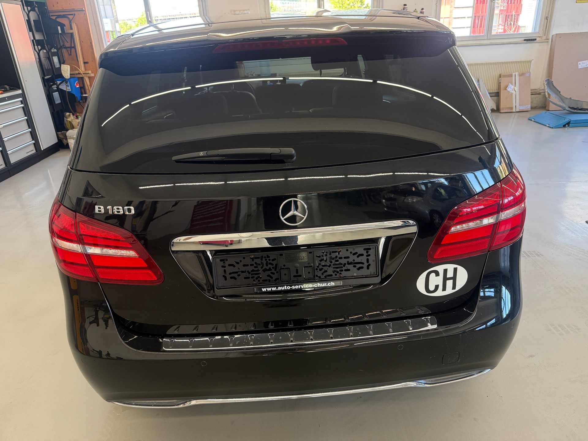 MERCEDES-BENZ B 180 7G-DCT-image-10