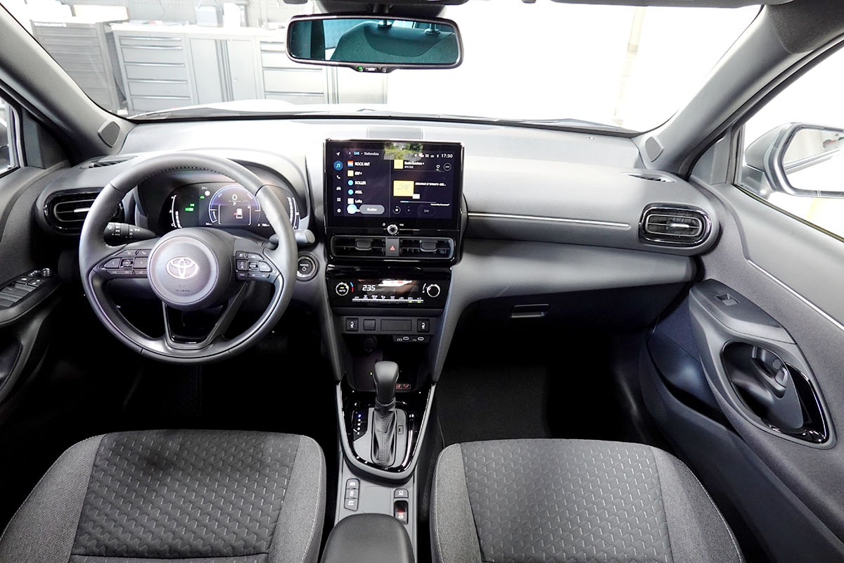 TOYOTA Yaris Cross 1.5 Trend e-CVT 130PS-image-8