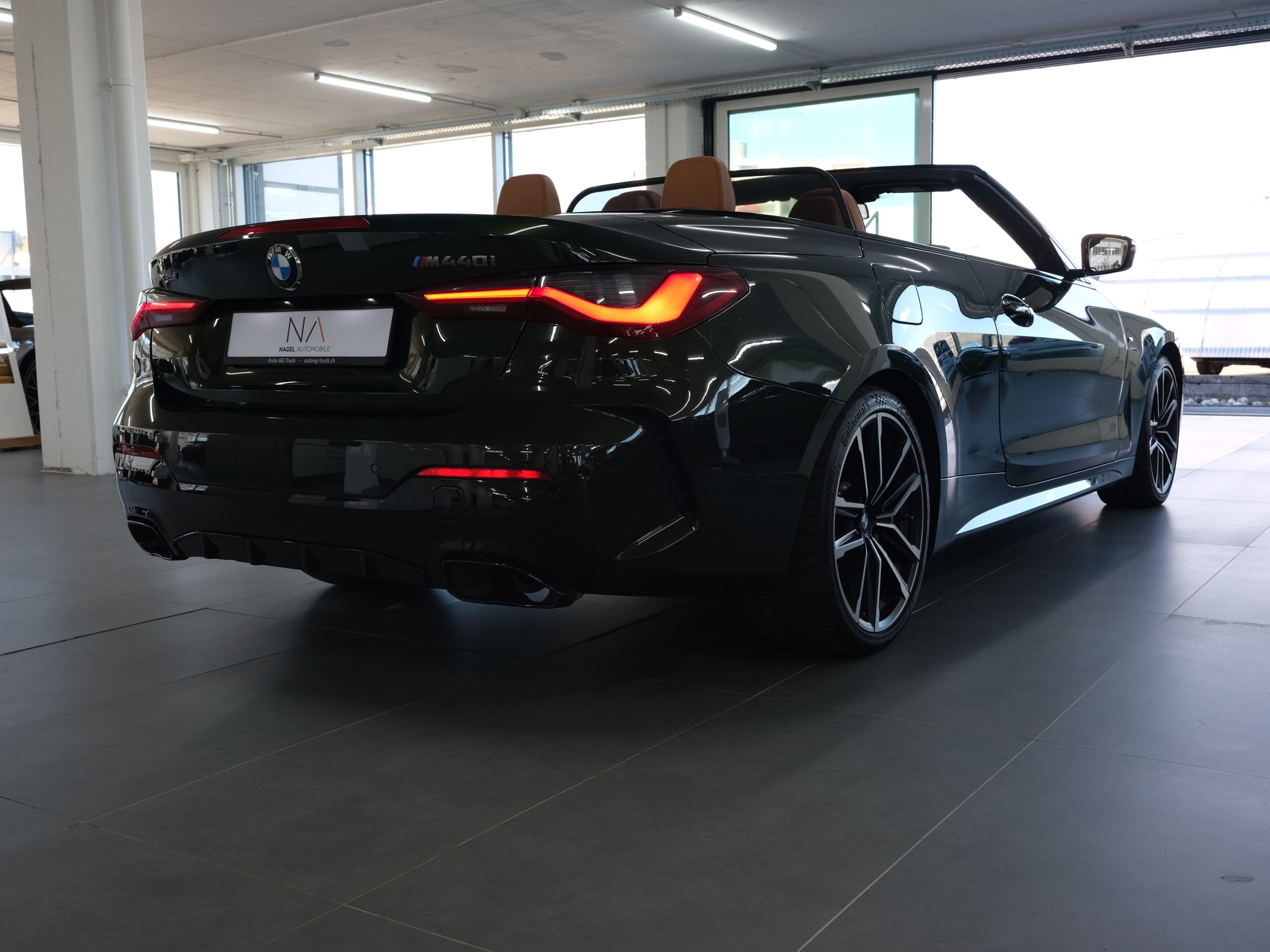 BMW M440i xDrive 48V Cabriolet Steptronic *Sportabgassanlage* *360 Kamera* *Sonderlackierung*-image-2