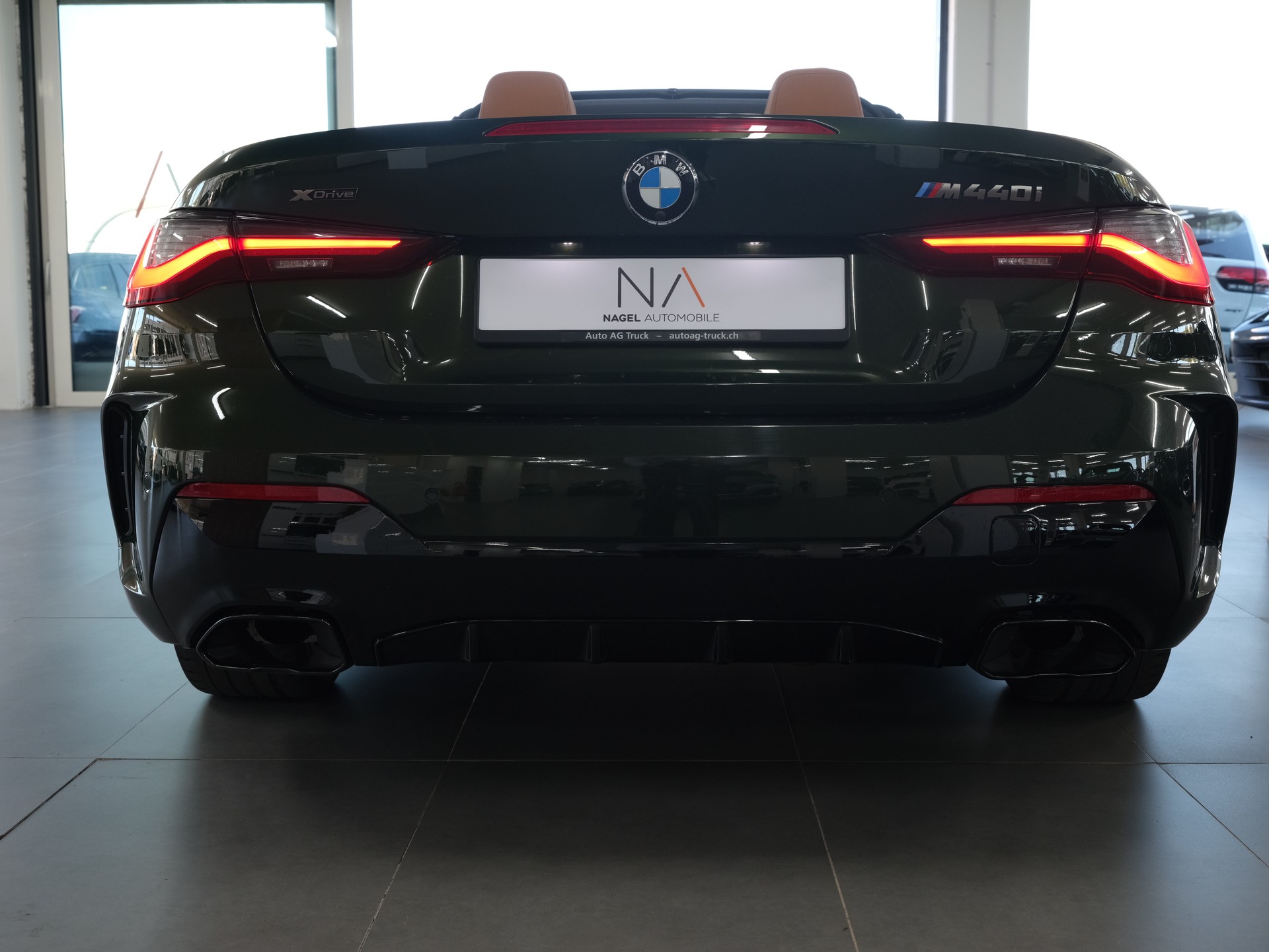 BMW M440i xDrive 48V Cabriolet Steptronic *Sportabgassanlage* *360 Kamera* *Sonderlackierung*-image-3