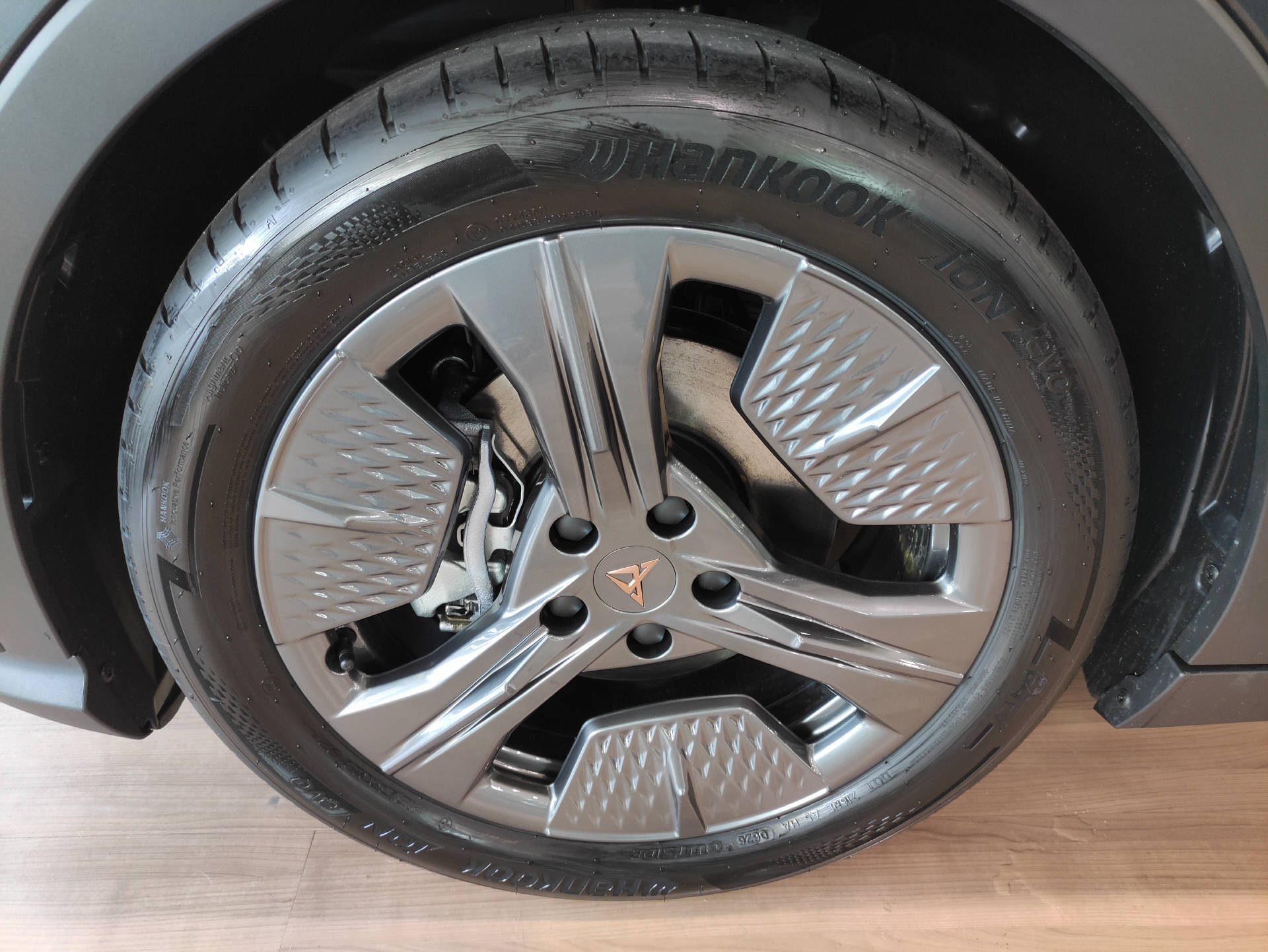 CUPRA Raval Endurance 52kWh-showroom-element-2