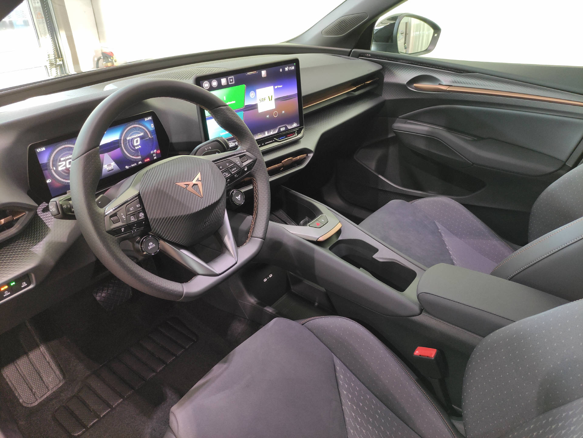CUPRA Raval Endurance 52kWh-showroom-element-3