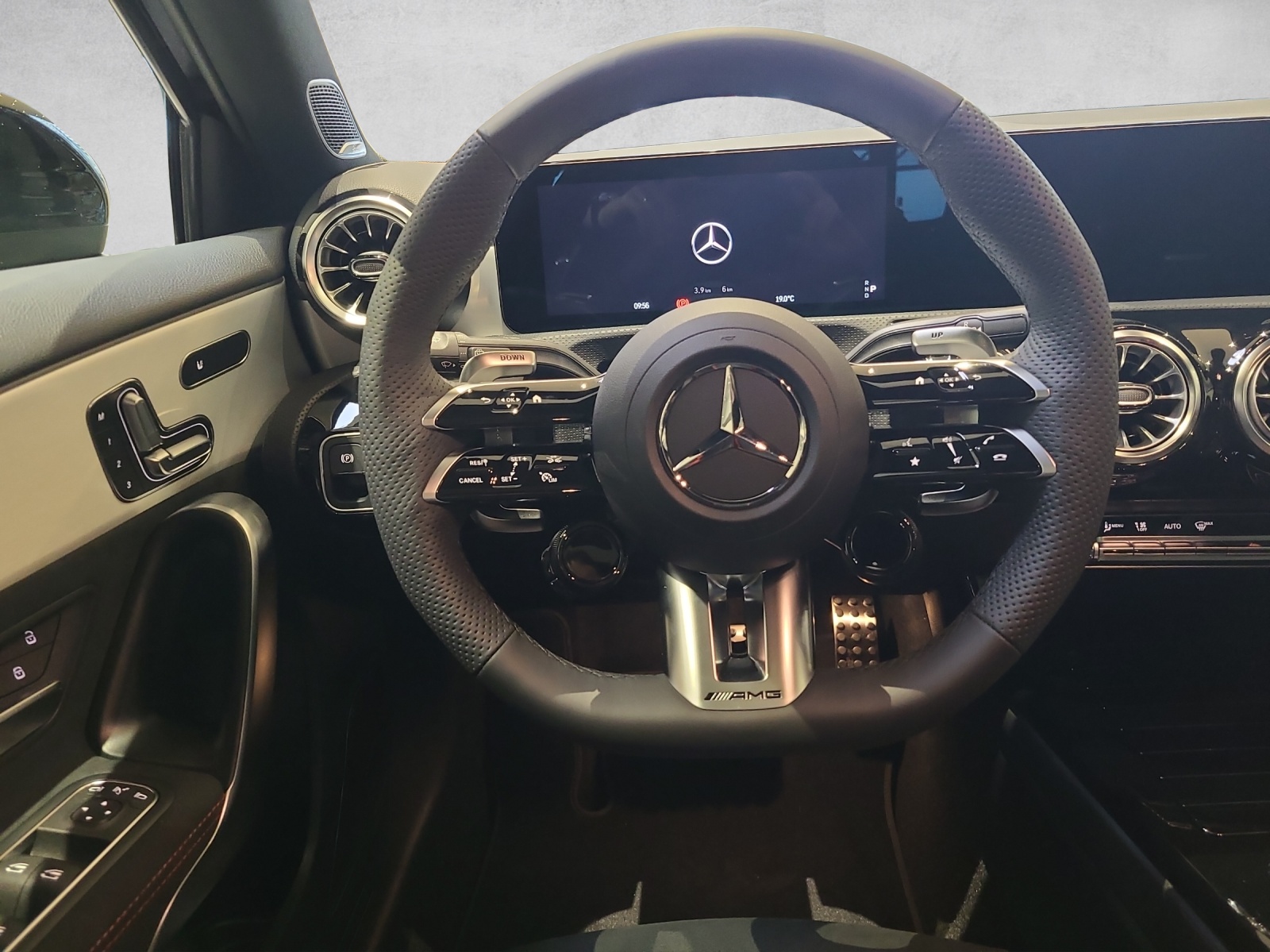 MERCEDES-BENZ A 35 AMG 4M W177-image-4