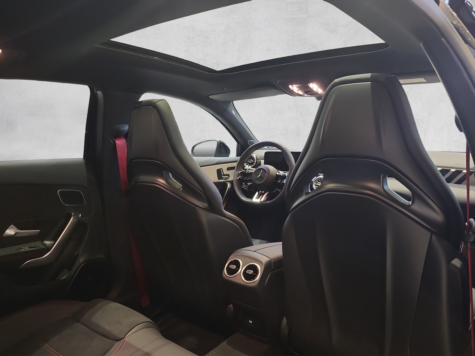 MERCEDES-BENZ A 35 AMG 4M W177-image-6