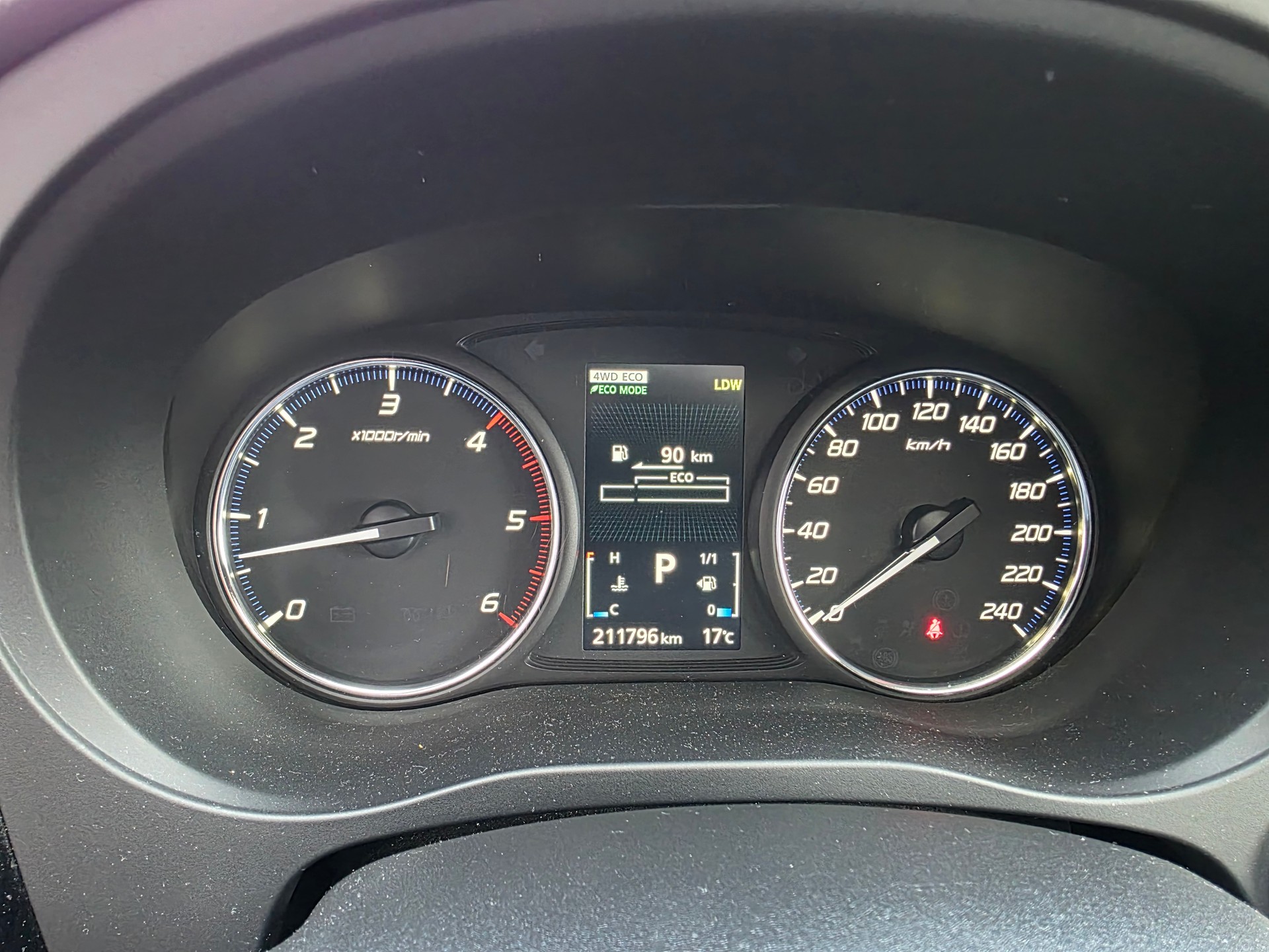 MITSUBISHI Outlander 2.2 DID Navigator Safety 4WD Automatic-image-13