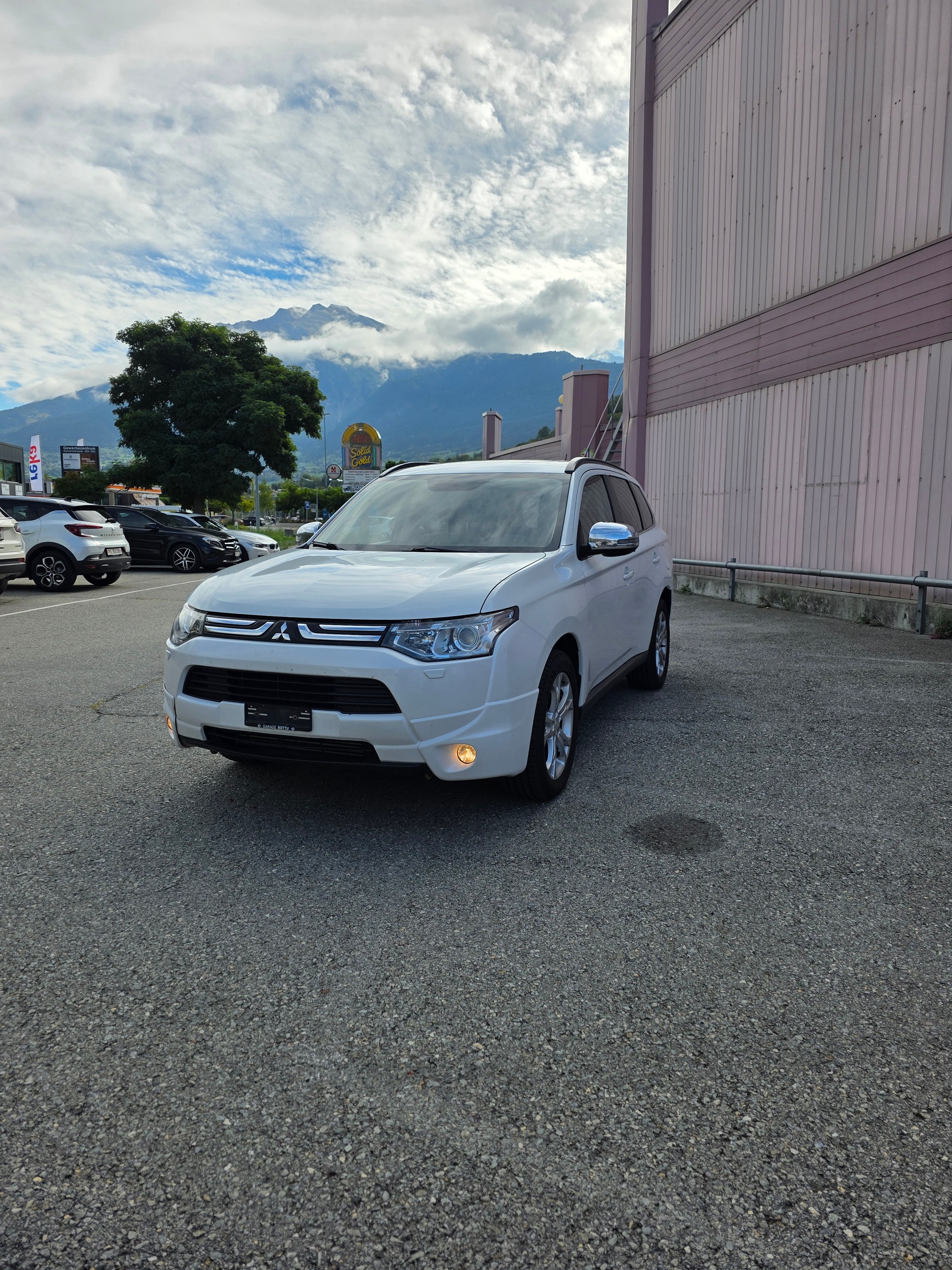 MITSUBISHI Outlander 2.2 DID Navigator Safety 4WD Automatic