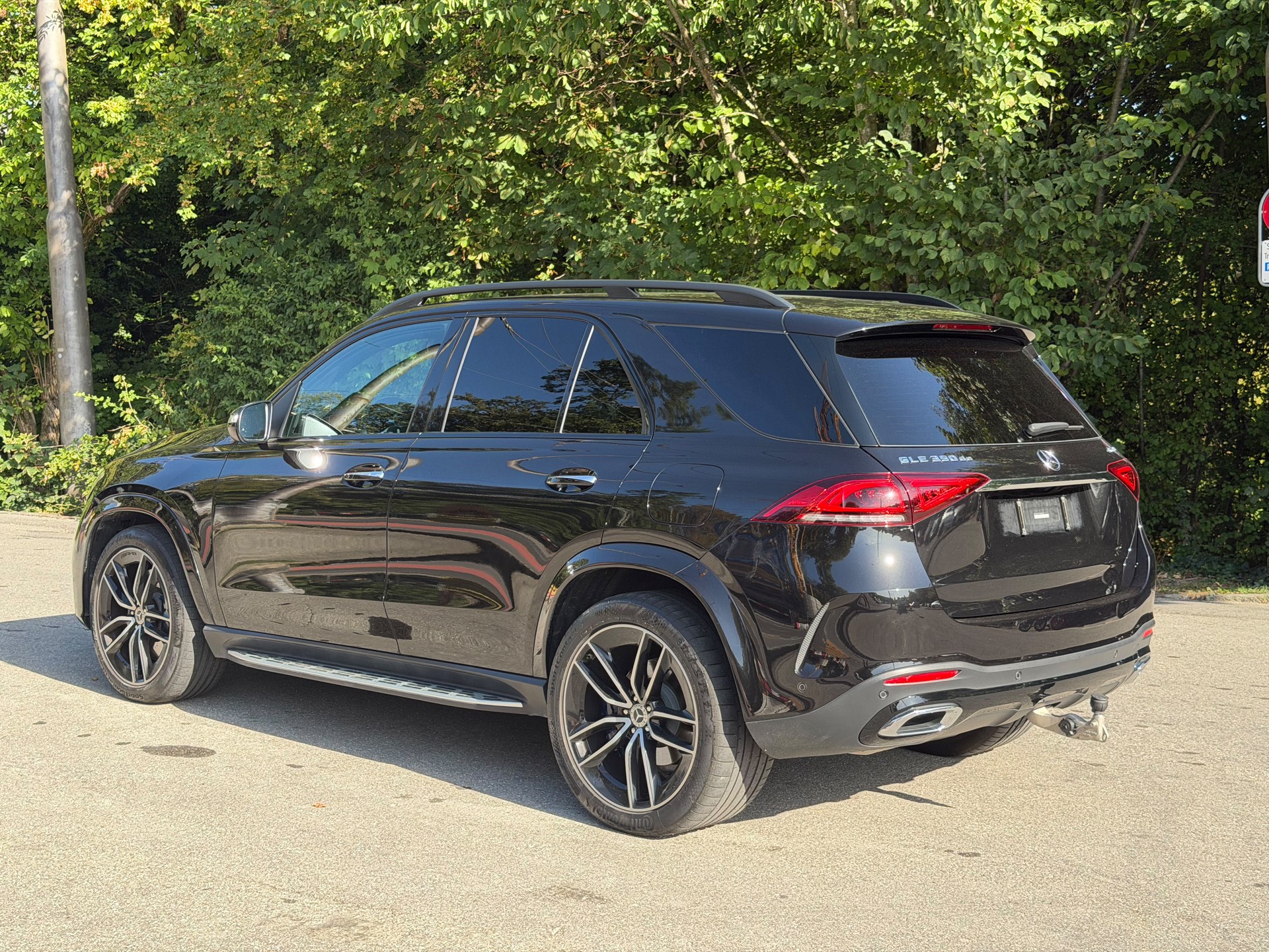 MERCEDES-BENZ GLE 350 de 4Matic AMG Line 9G-Tronic-image-3