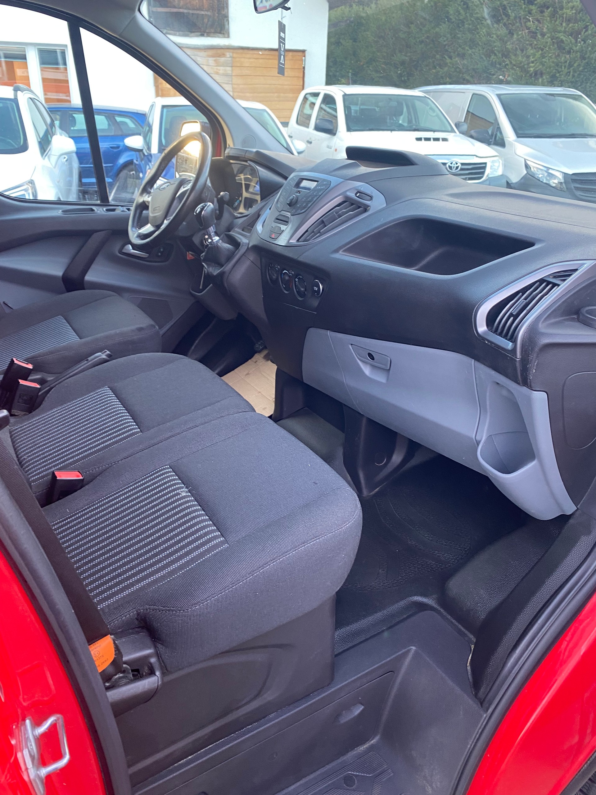 FORD Transit Custom Van 290 L1H1 Ambiente-image-11