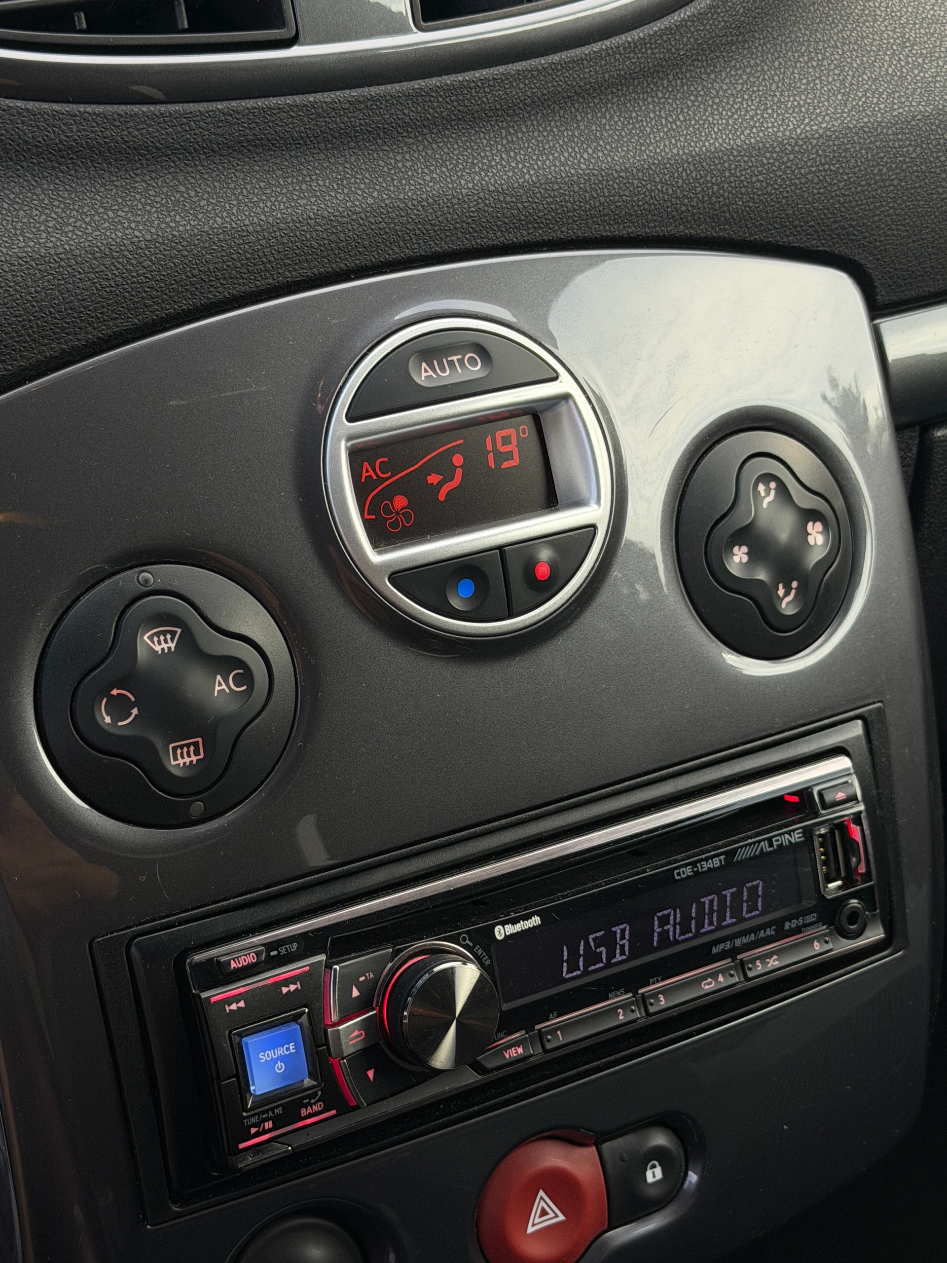 RENAULT Clio 2.0 16V RS (Sport)-image-11