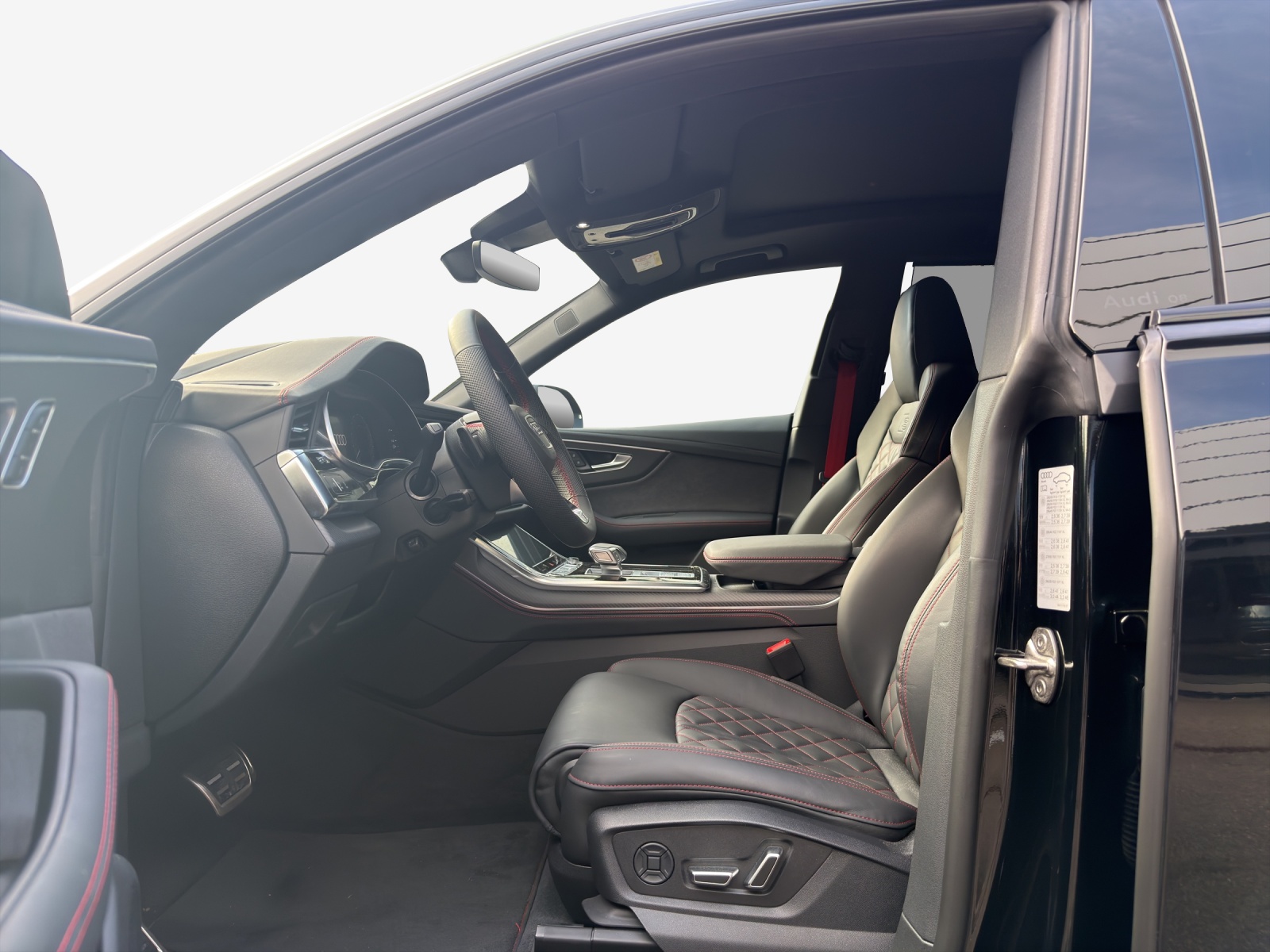 AUDI Q8 SUV TFSI e quattro 290 kW Attraction tiptronic-image-7