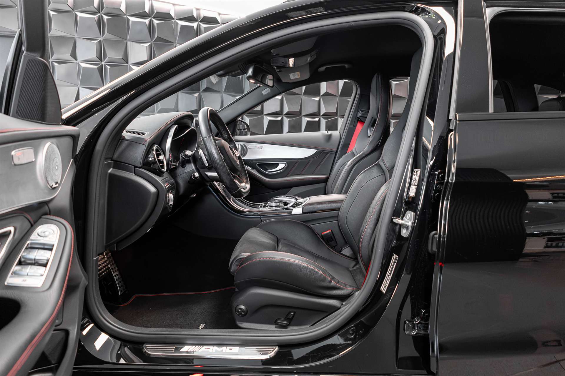 MERCEDES-BENZ C 43 AMG 4Matic 9G-Tronic-image-10