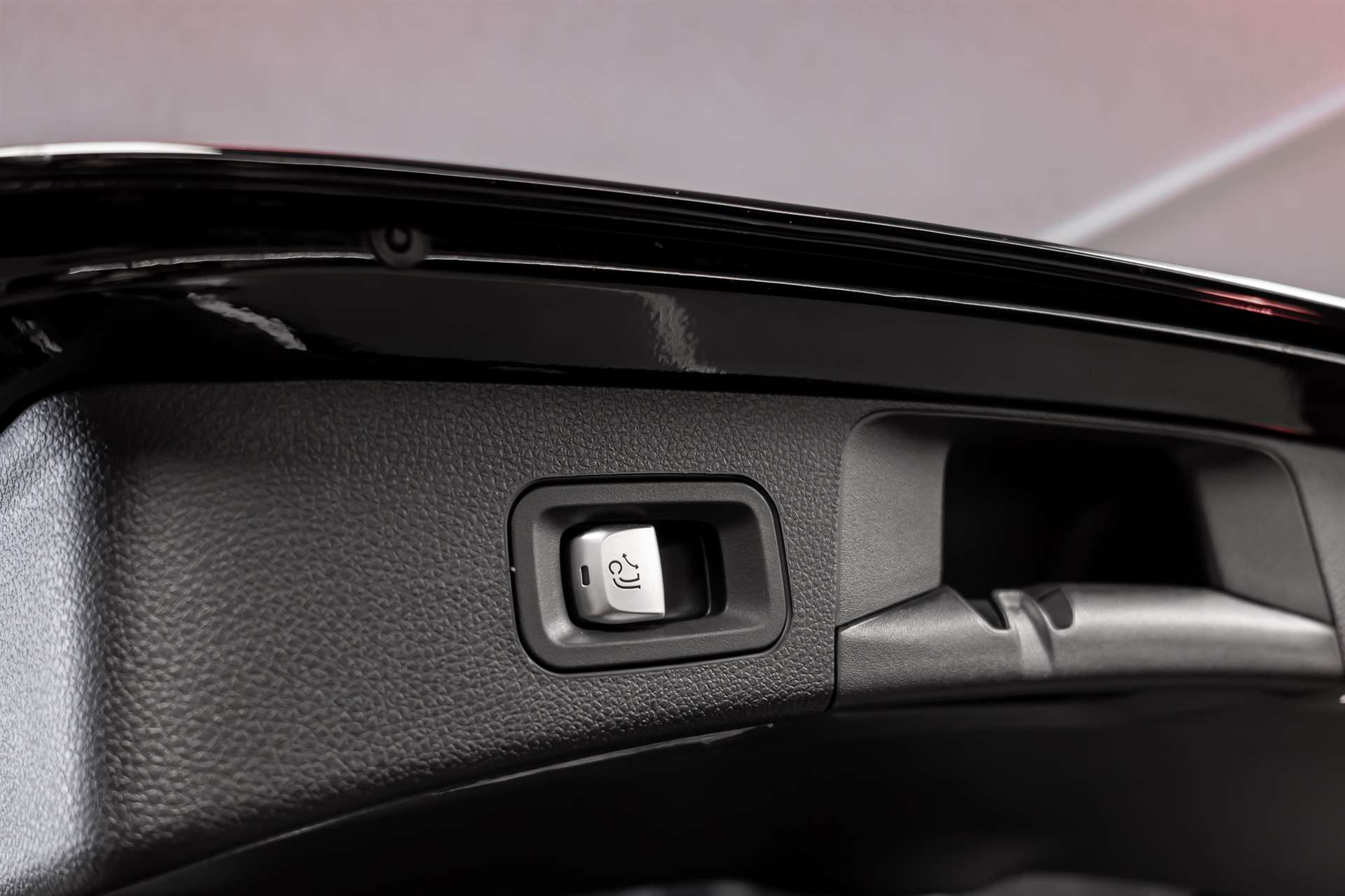 MERCEDES-BENZ C 43 AMG 4Matic 9G-Tronic-image-24