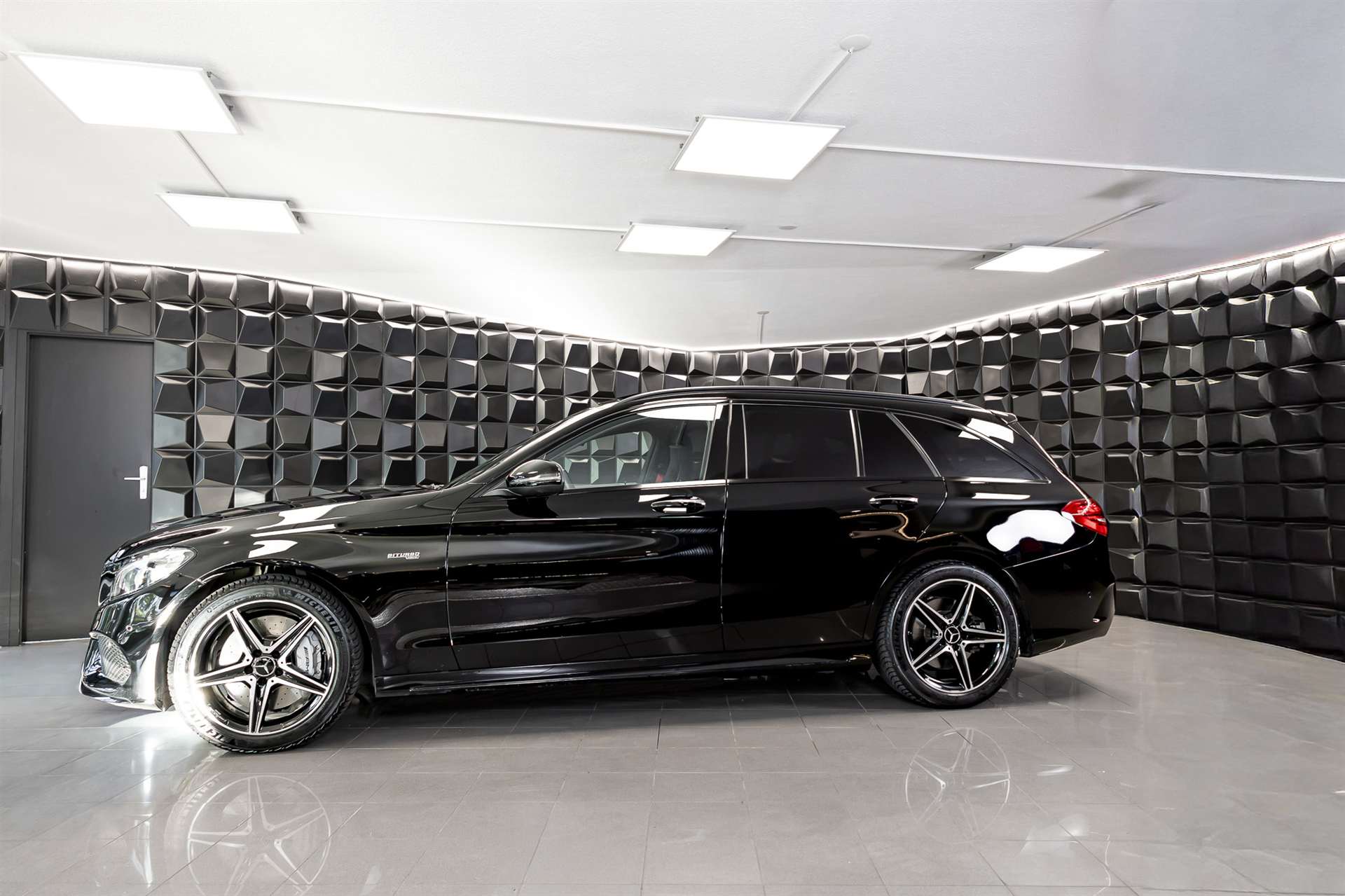 MERCEDES-BENZ C 43 AMG 4Matic 9G-Tronic-image-1