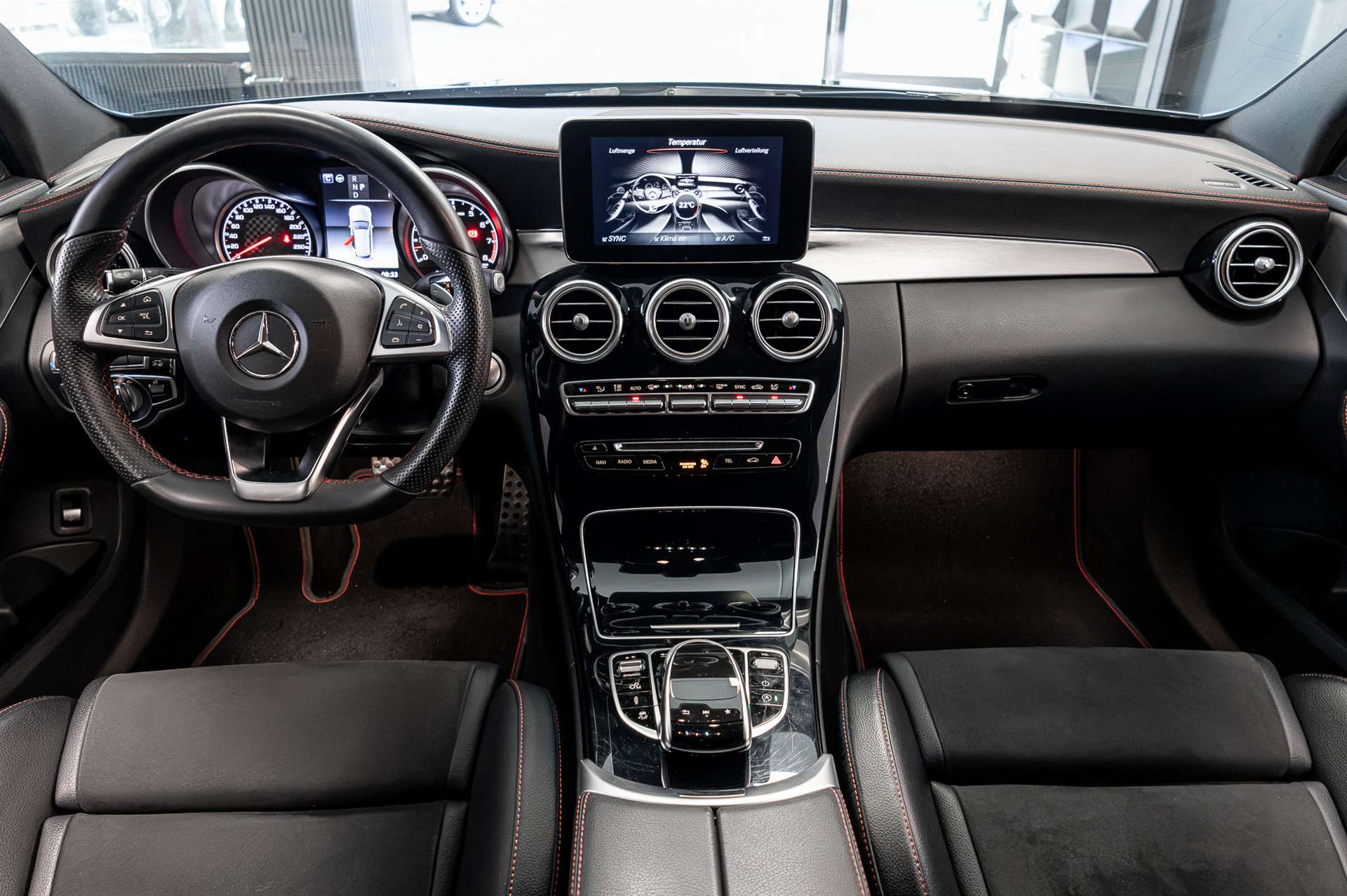 MERCEDES-BENZ C 43 AMG 4Matic 9G-Tronic-image-5