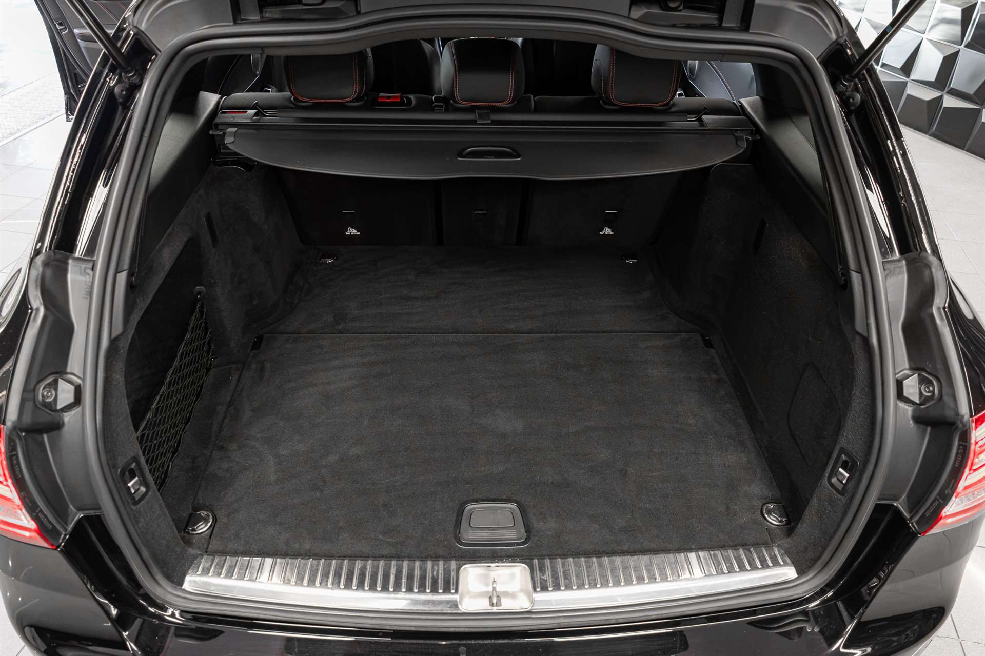 MERCEDES-BENZ C 43 AMG 4Matic 9G-Tronic-image-23