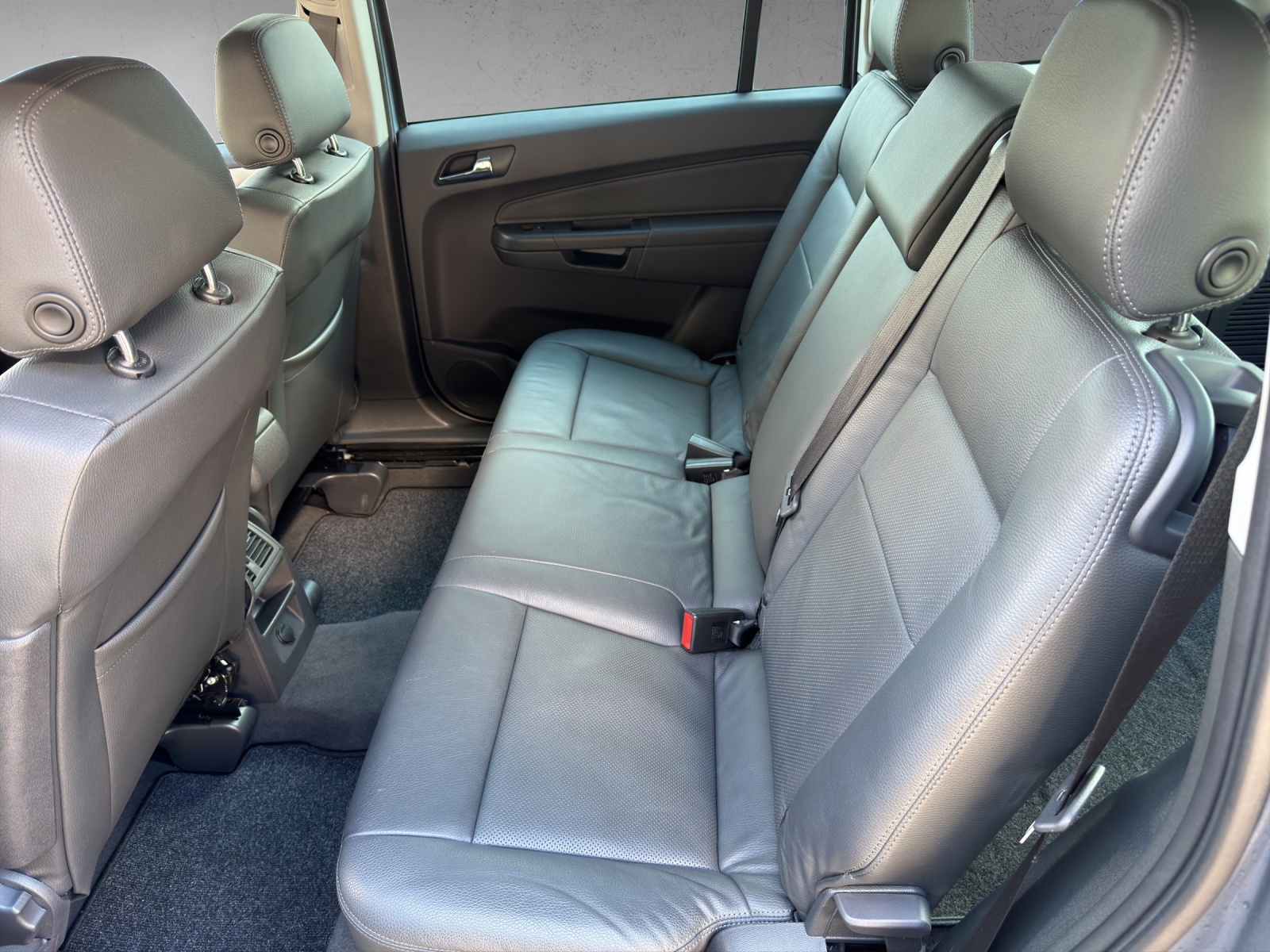 OPEL Zafira 2.2i 16V Anniversary Edition Automatic-image-13