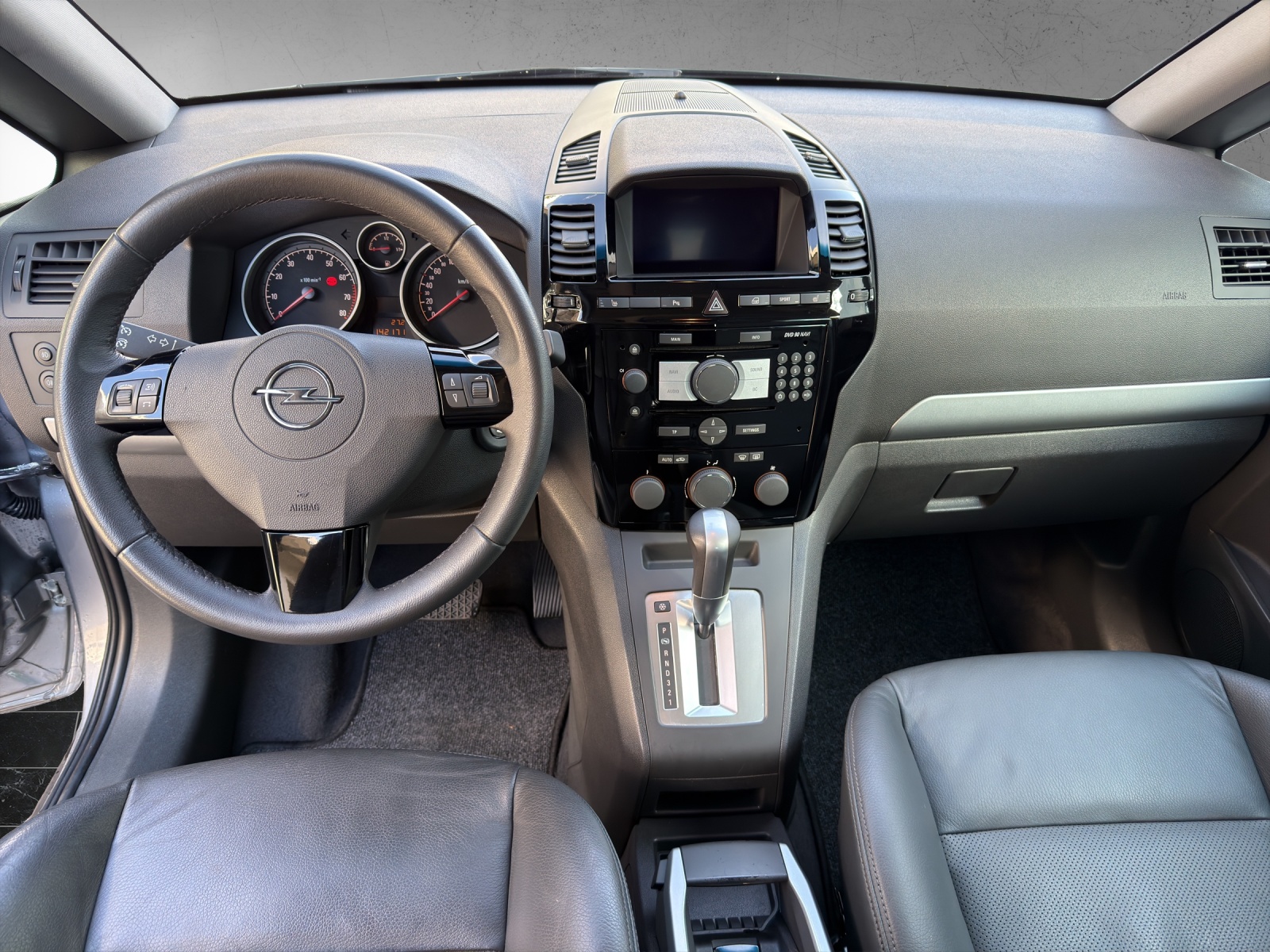 OPEL Zafira 2.2i 16V Anniversary Edition Automatic-image-12