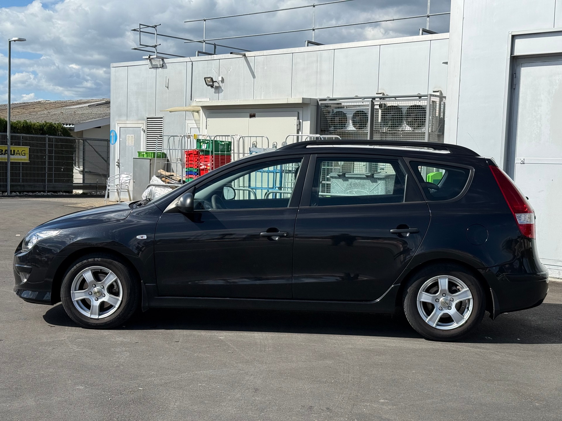 HYUNDAI i30 Wagon 1.4 Comfort-image-2
