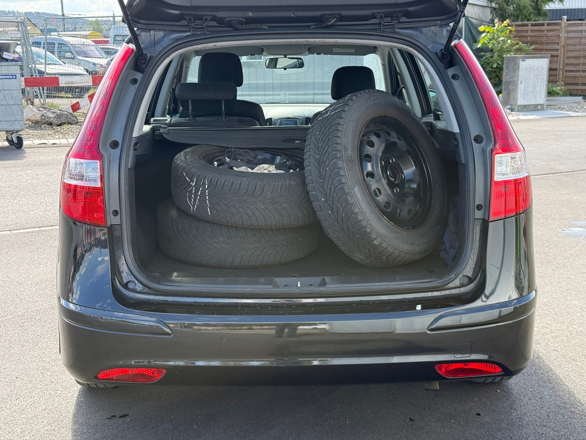 HYUNDAI i30 Wagon 1.4 Comfort-image-8