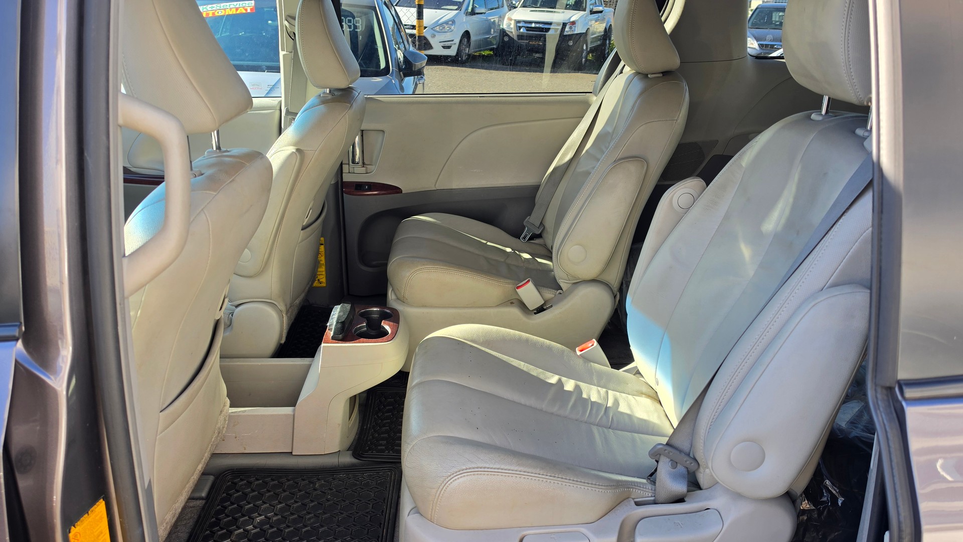 TOYOTA Sienna 3.5 A 4WD-image-28