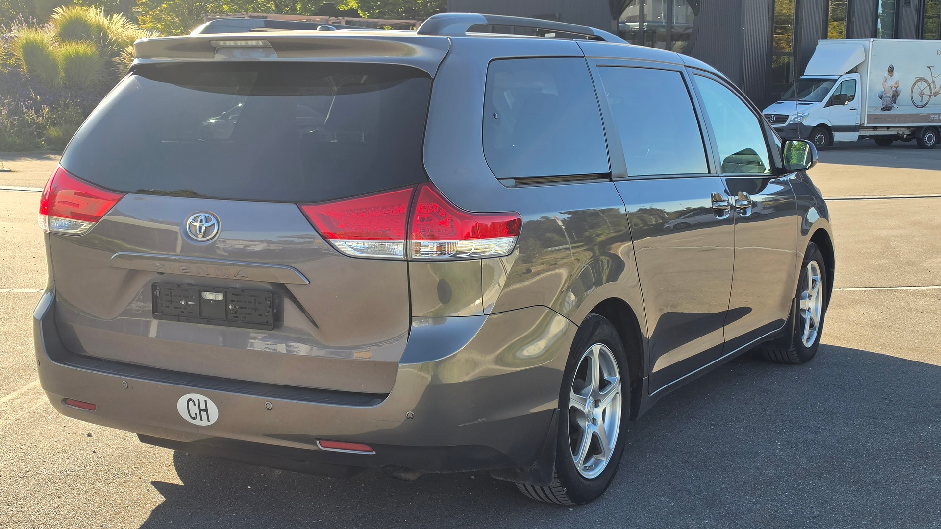 TOYOTA Sienna 3.5 A 4WD-image-3