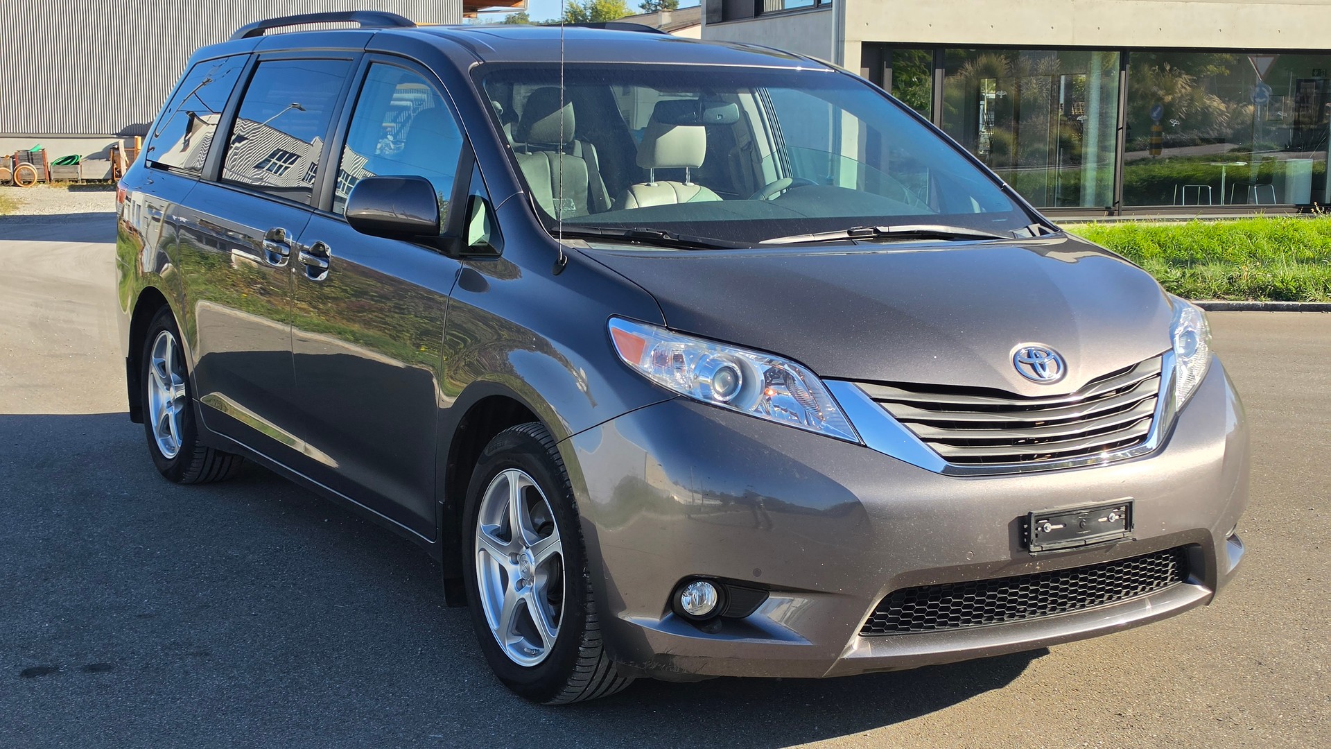 TOYOTA Sienna 3.5 A 4WD-image-1