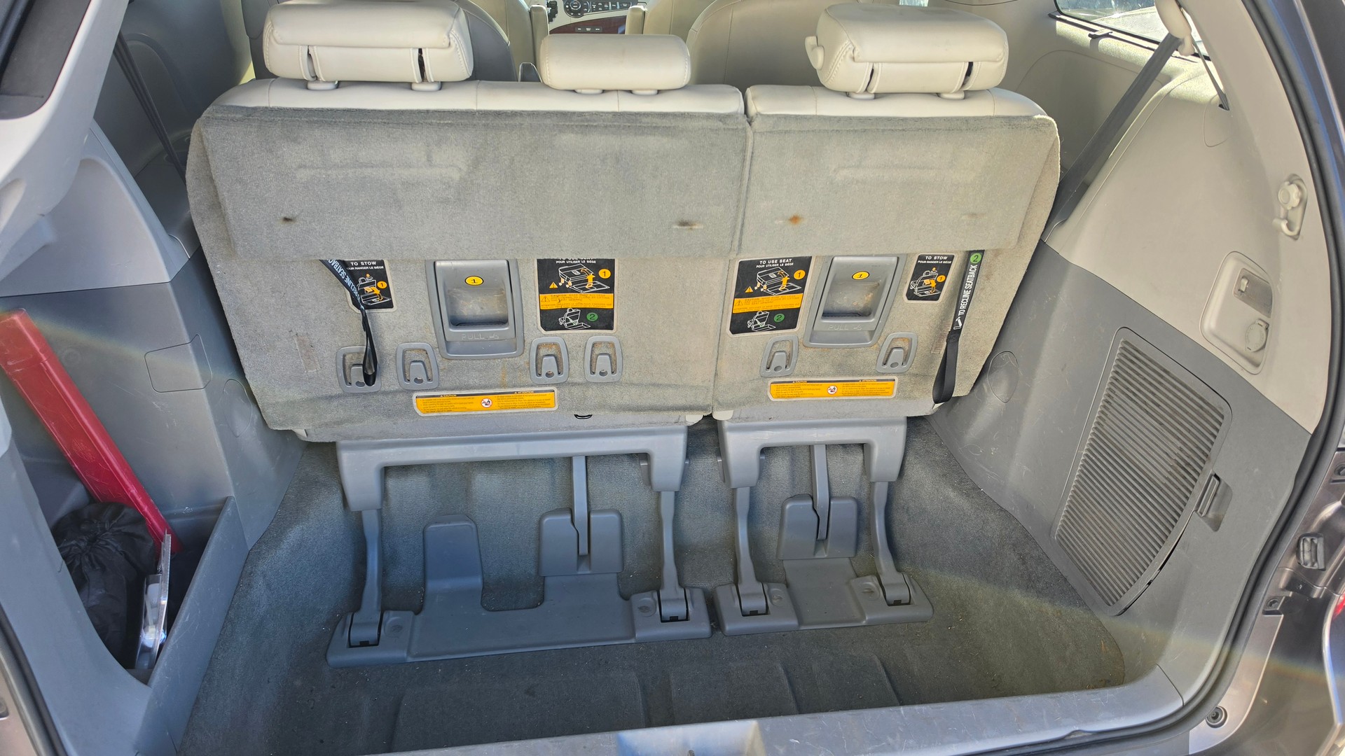 TOYOTA Sienna 3.5 A 4WD-image-27