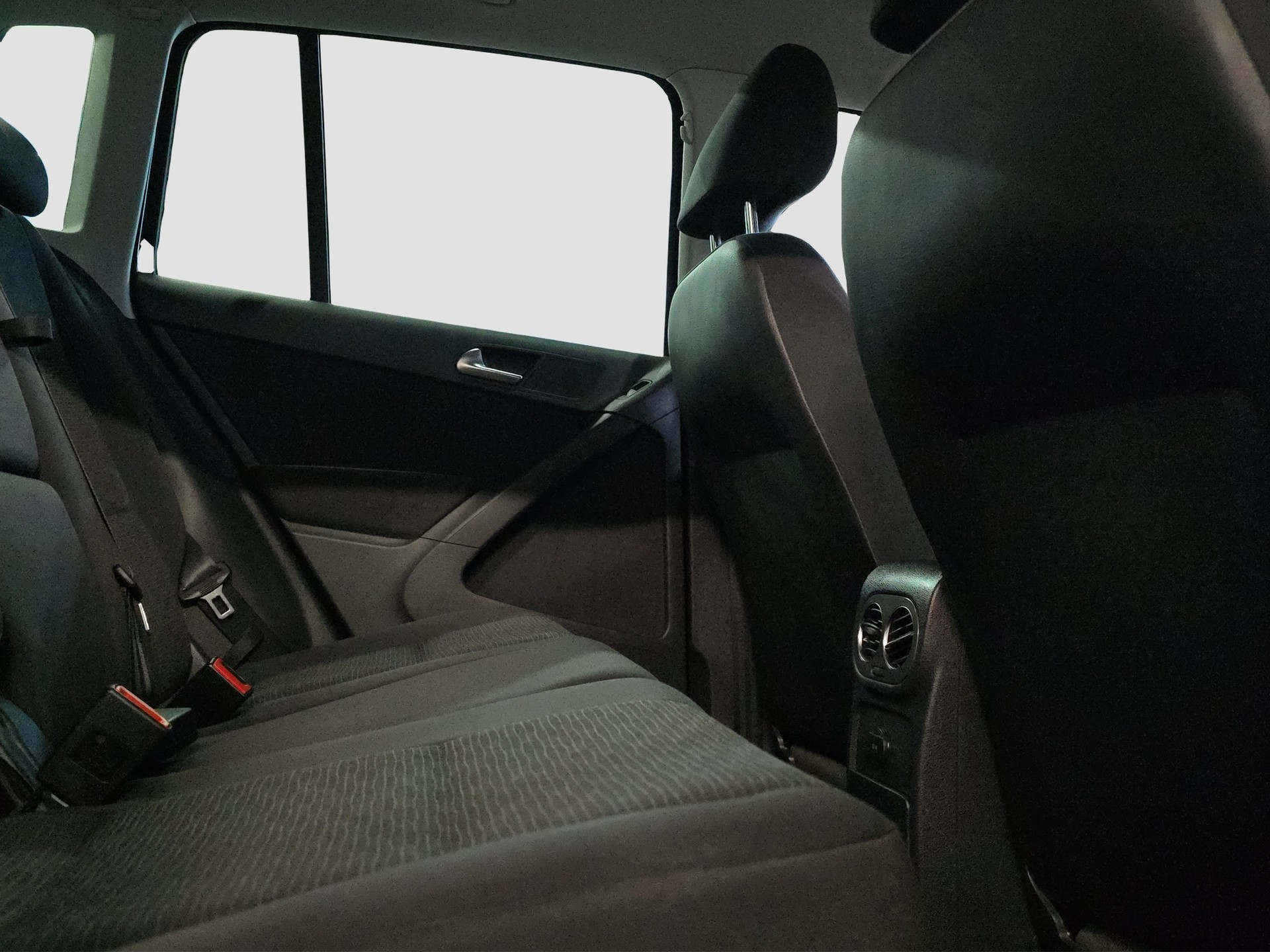 VW Tiguan 2.0 TDI BlueMotion Trend&Fun 4Motion DSG-image-14