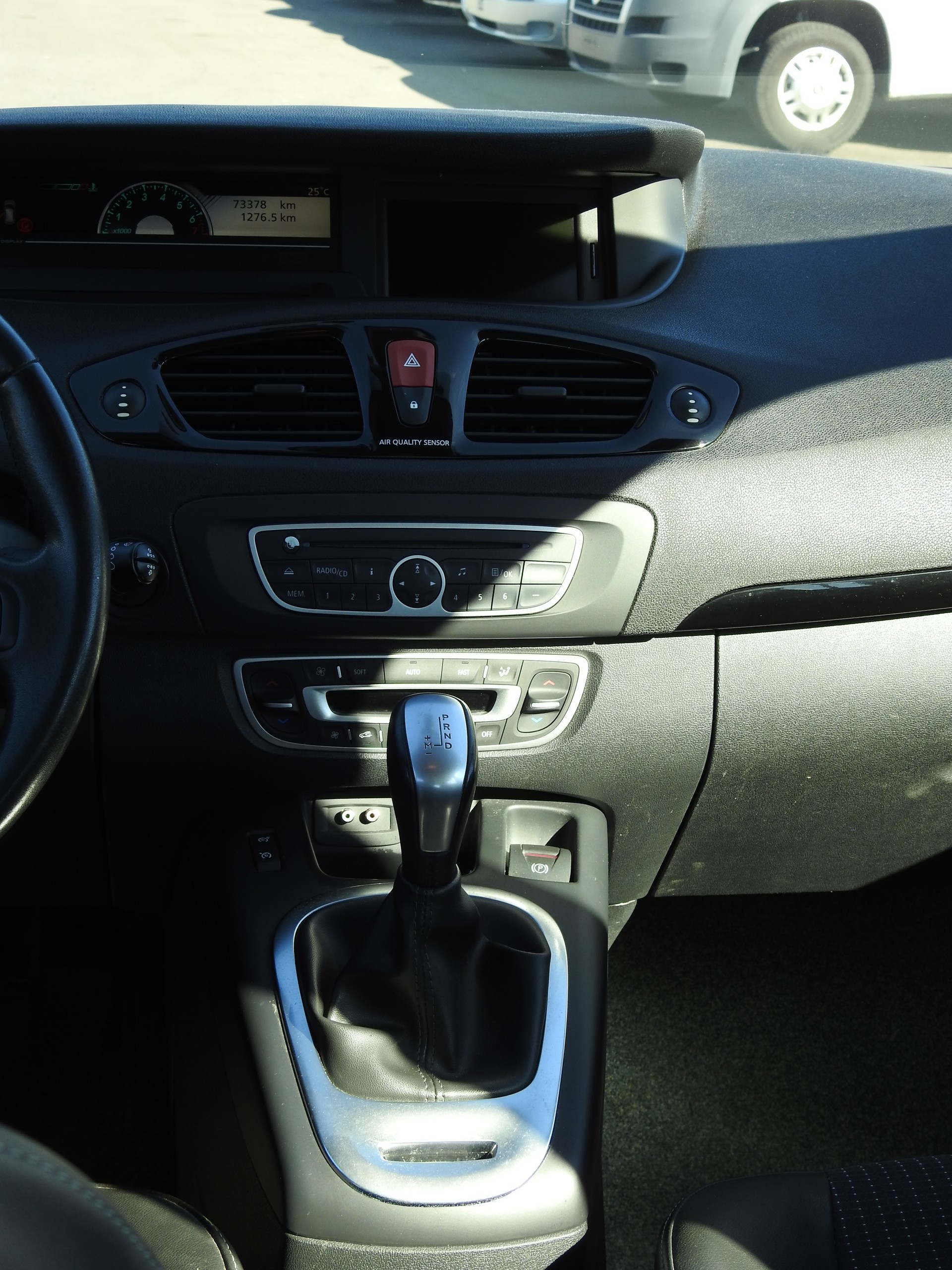 RENAULT Scénic 2.0 16V Dynamique X-Tronic CVT-image-16