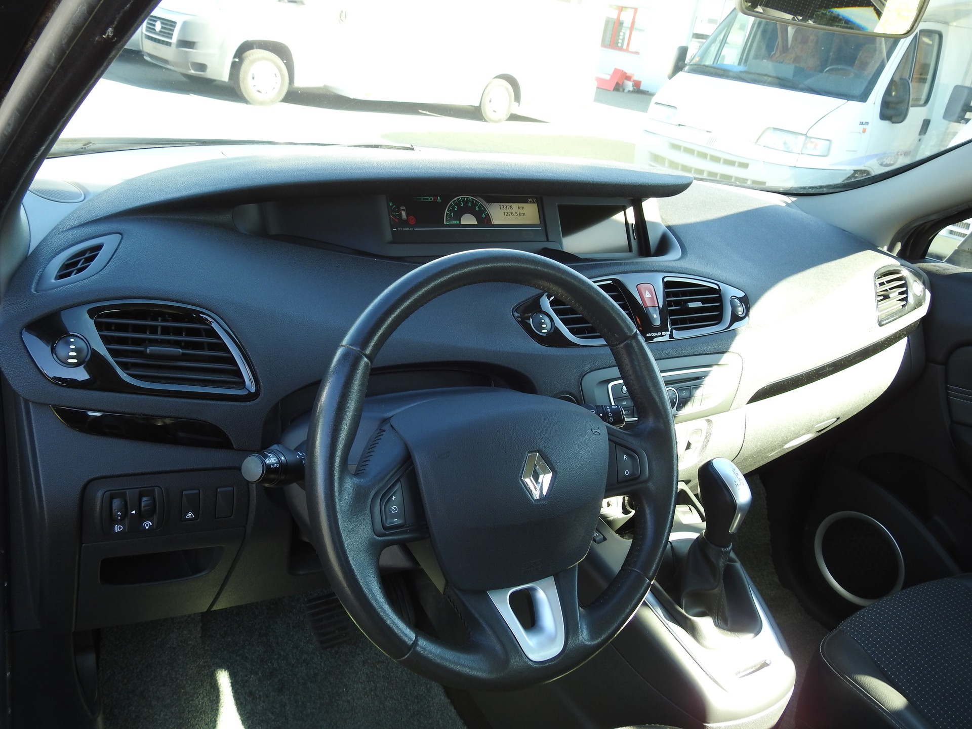RENAULT Scénic 2.0 16V Dynamique X-Tronic CVT-image-11