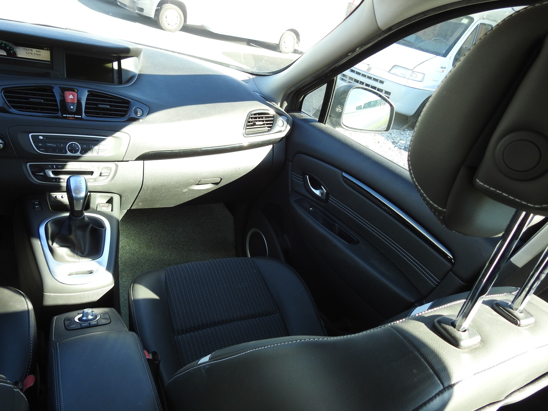 RENAULT Scénic 2.0 16V Dynamique X-Tronic CVT-image-17