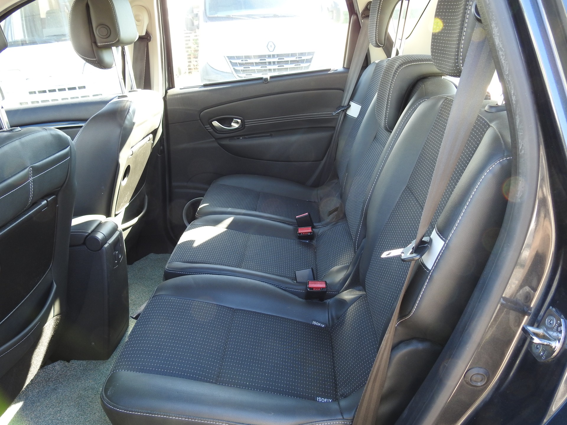 RENAULT Scénic 2.0 16V Dynamique X-Tronic CVT-image-13