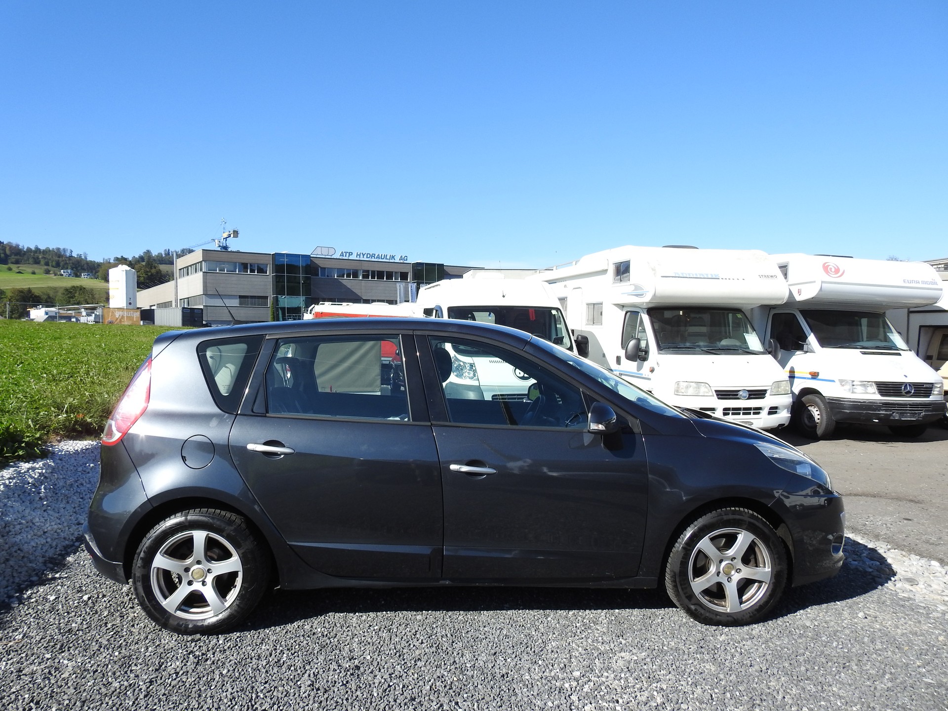 RENAULT Scénic 2.0 16V Dynamique X-Tronic CVT-image-6