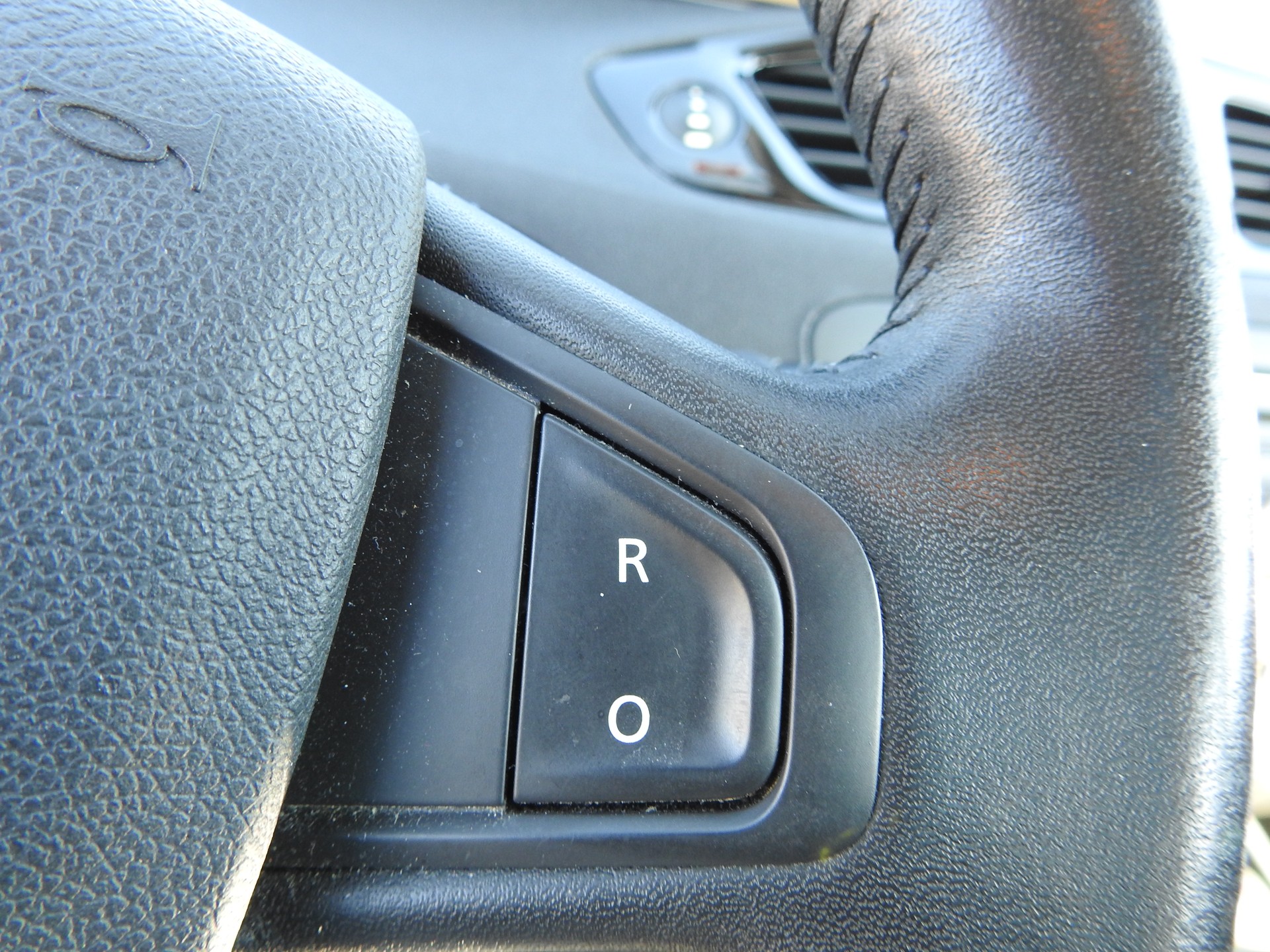 RENAULT Scénic 2.0 16V Dynamique X-Tronic CVT-image-23