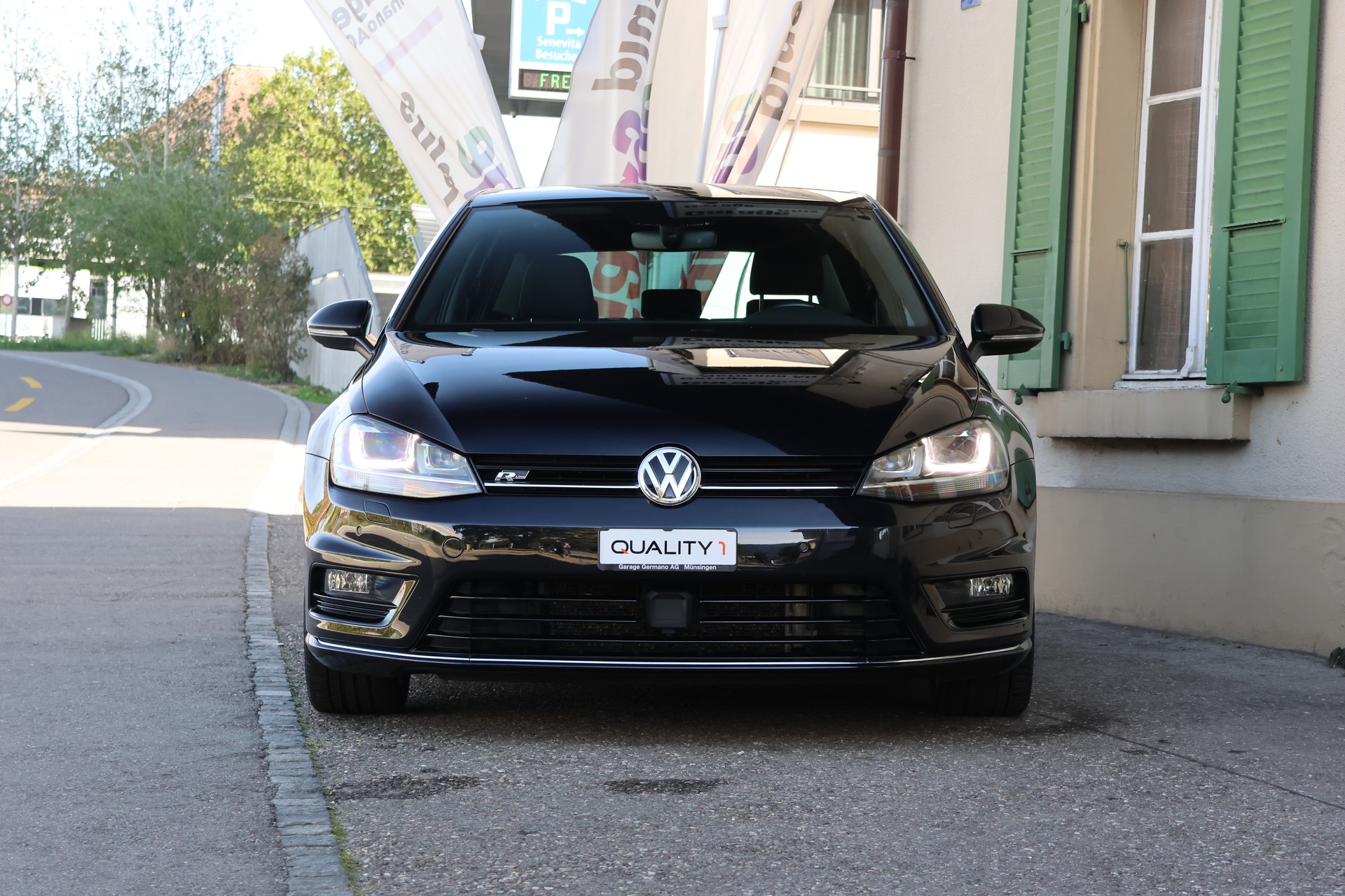 VW Golf 2.0 TDI Allstar R-Line 4Motion-image-1