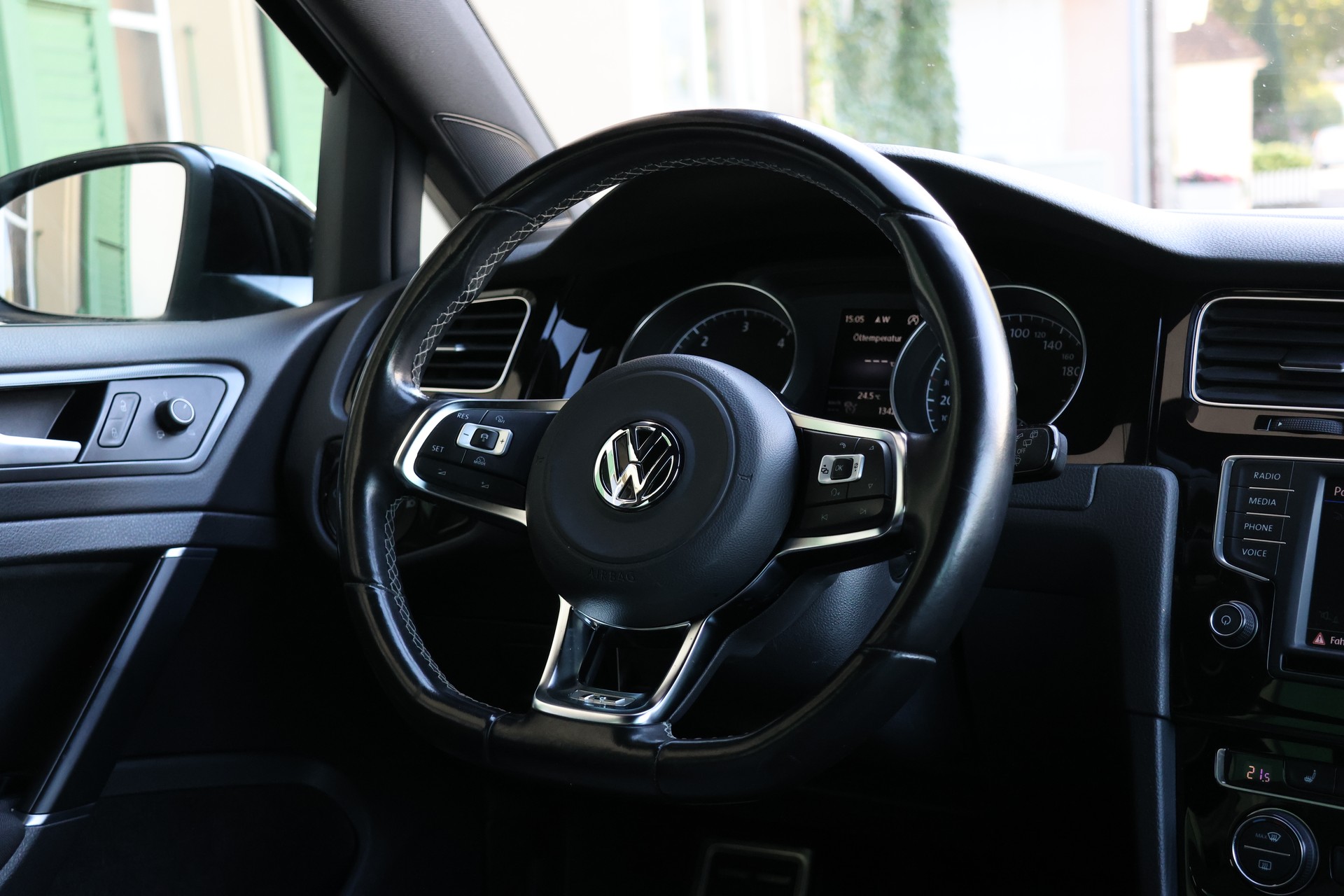 VW Golf 2.0 TDI Allstar R-Line 4Motion-image-13