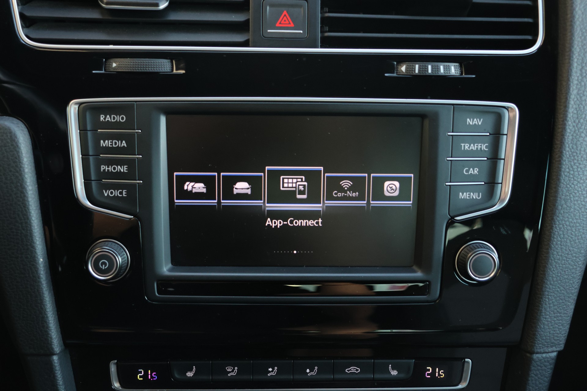 VW Golf 2.0 TDI Allstar R-Line 4Motion-image-21