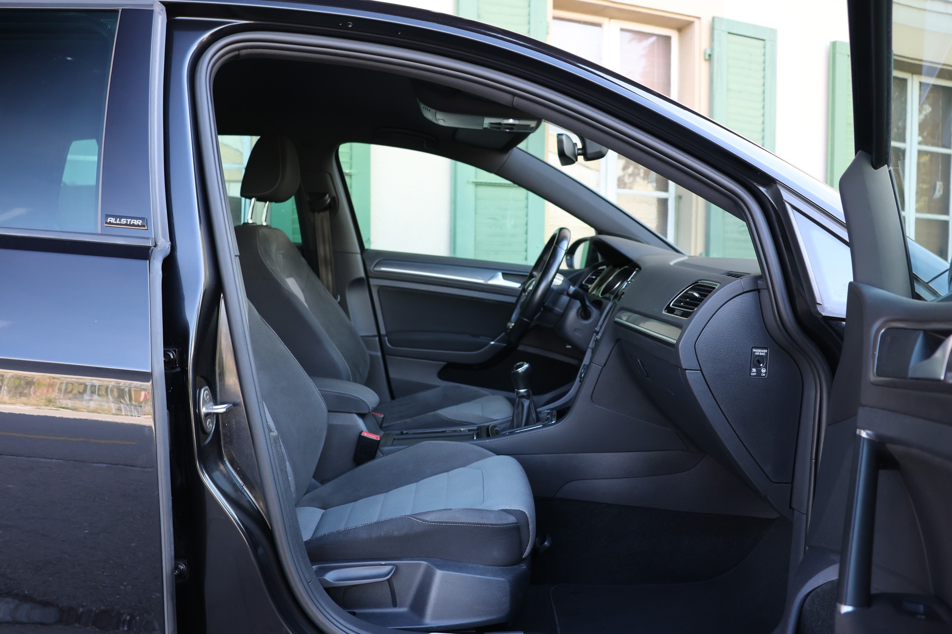 VW Golf 2.0 TDI Allstar R-Line 4Motion-image-9