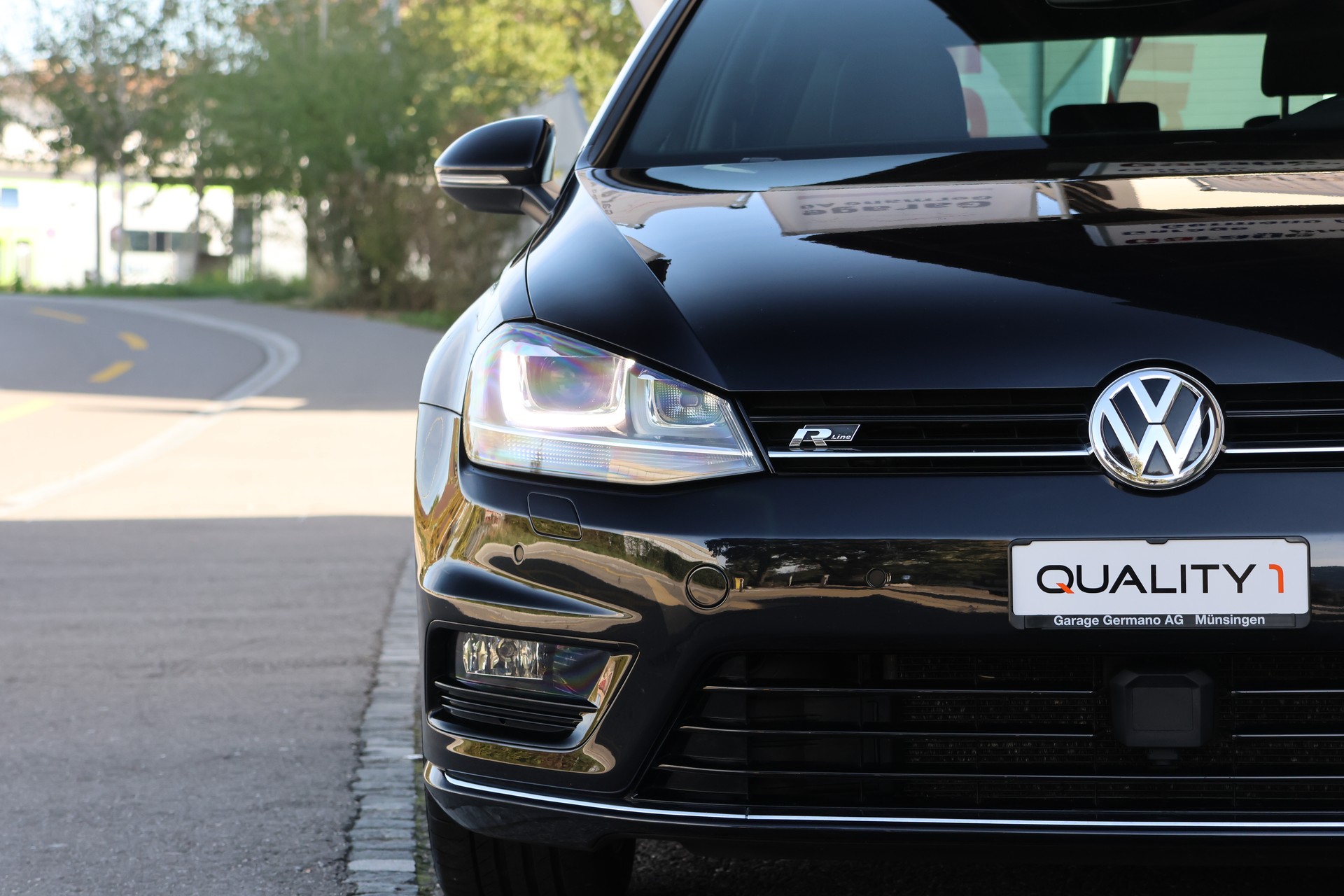 VW Golf 2.0 TDI Allstar R-Line 4Motion-image-2